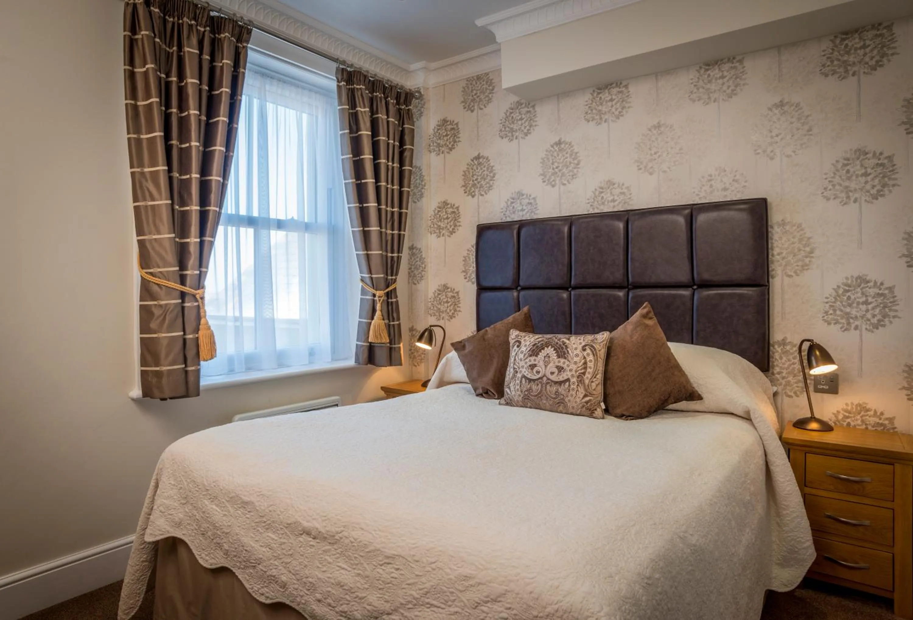 Photo of the whole room, Bed in Langham Hotel Eastbourne