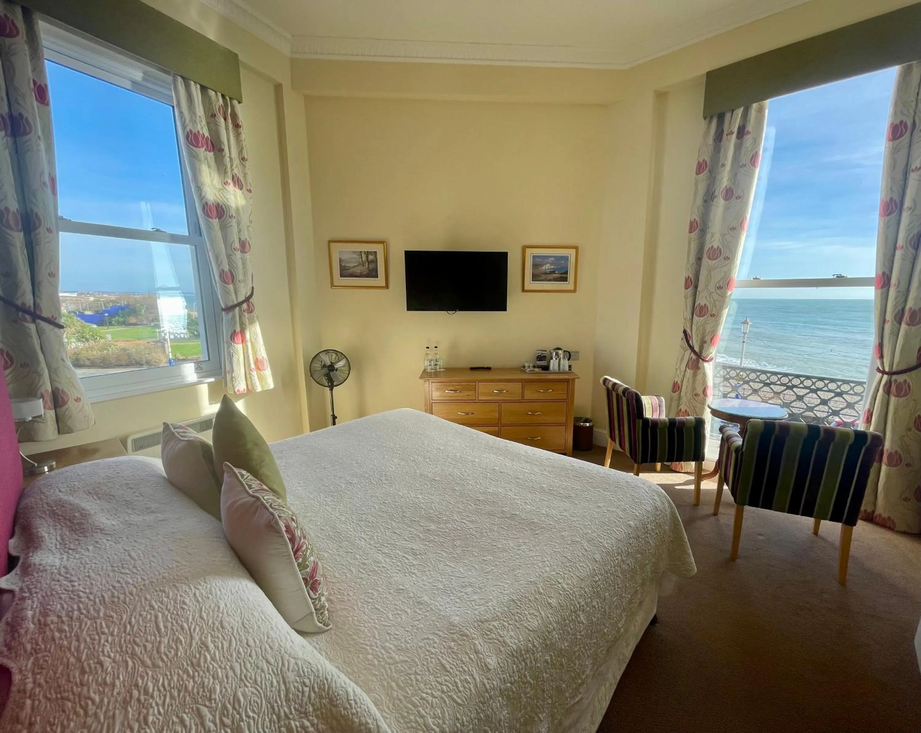 Bed in Langham Hotel Eastbourne