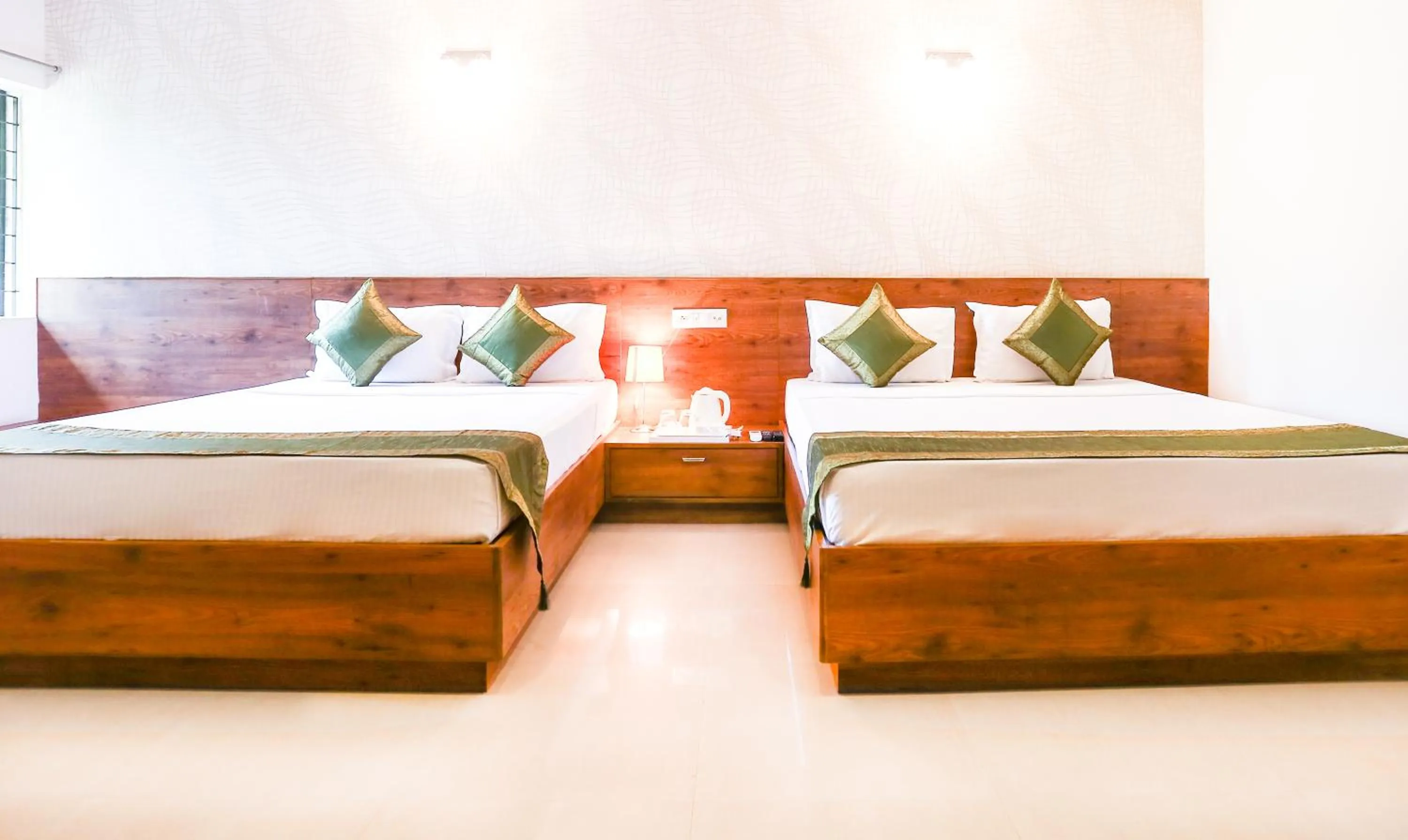 Bedroom, Bed in Treebo Comforts Inn, University Road Deralakatte