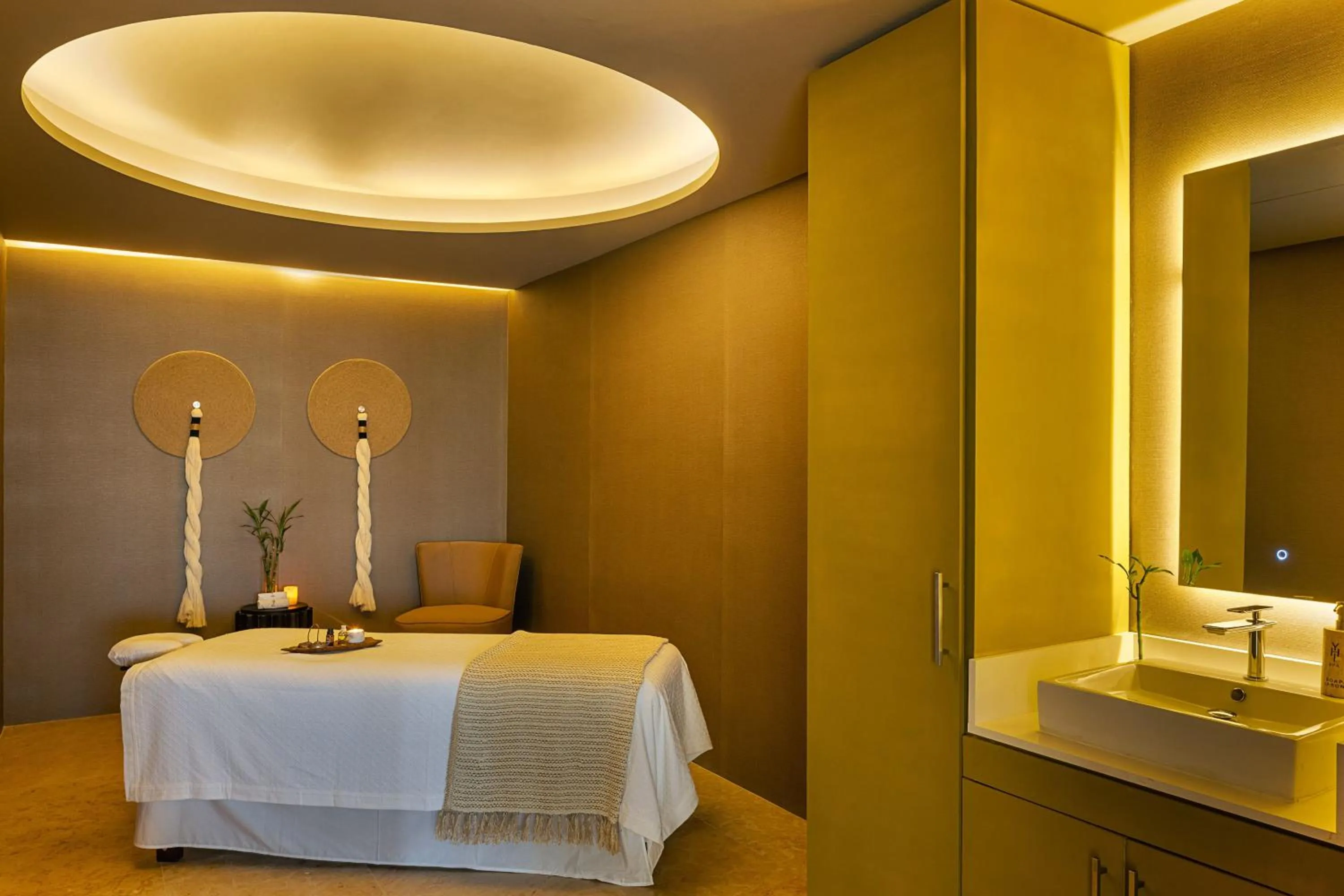 Bed in Paradisus Los Cabos - Adults Only