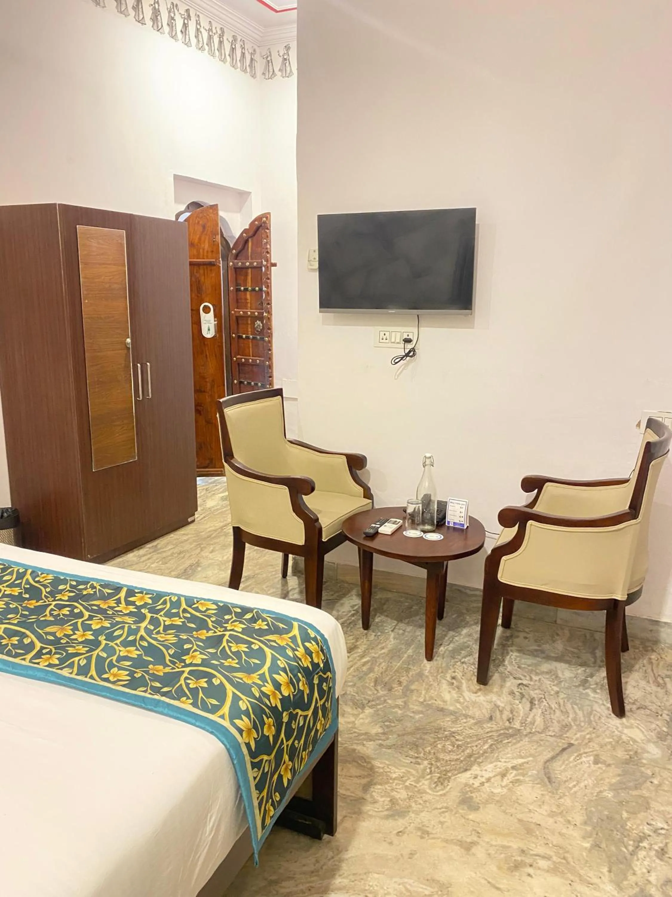 TV and multimedia, Bed in Stamps By Eight Continents, Pushkar