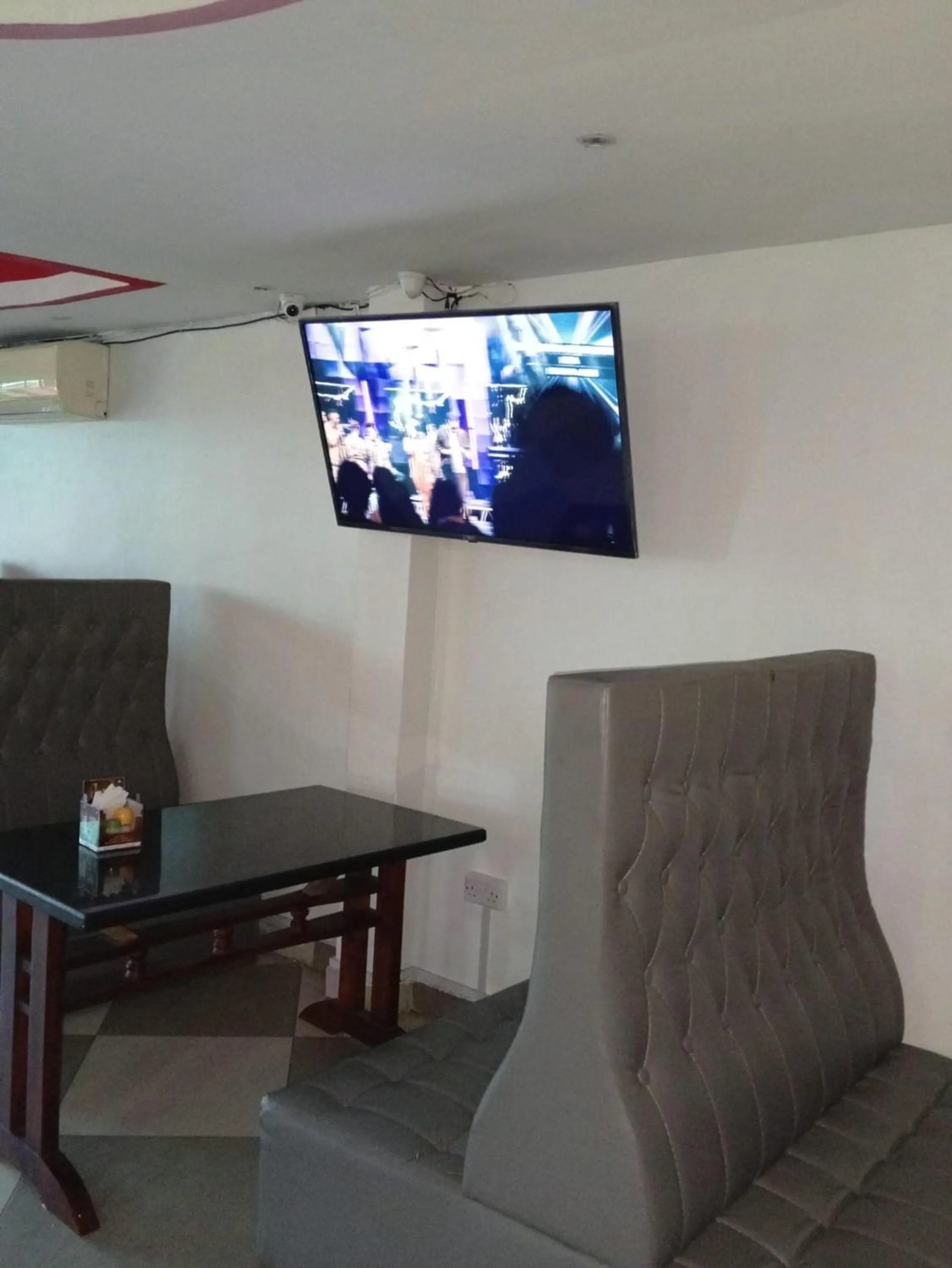 Dining area in Checkpoint Inn Hotel, Mombasa