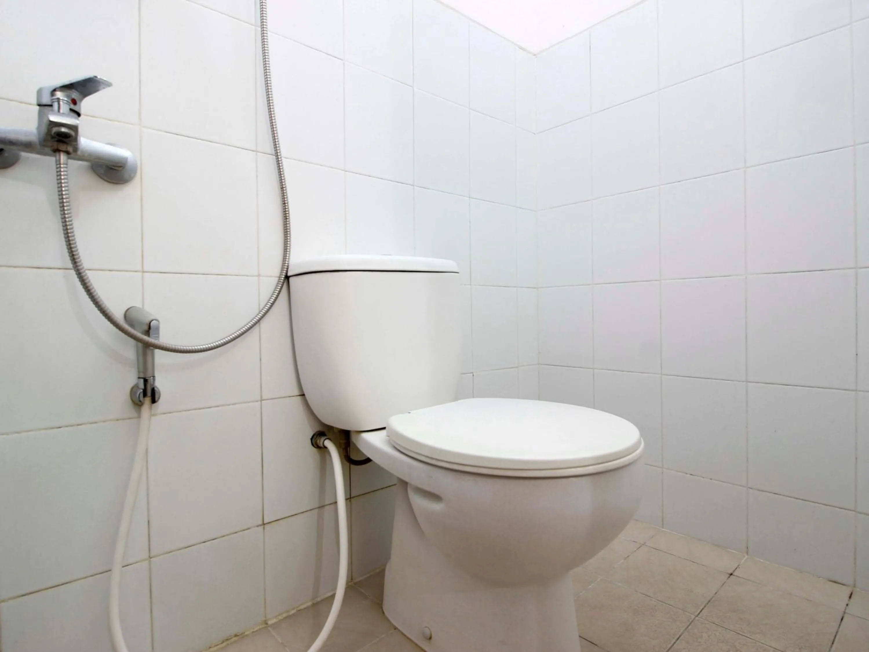 Bathroom in RedDoorz @ Seturan Raya