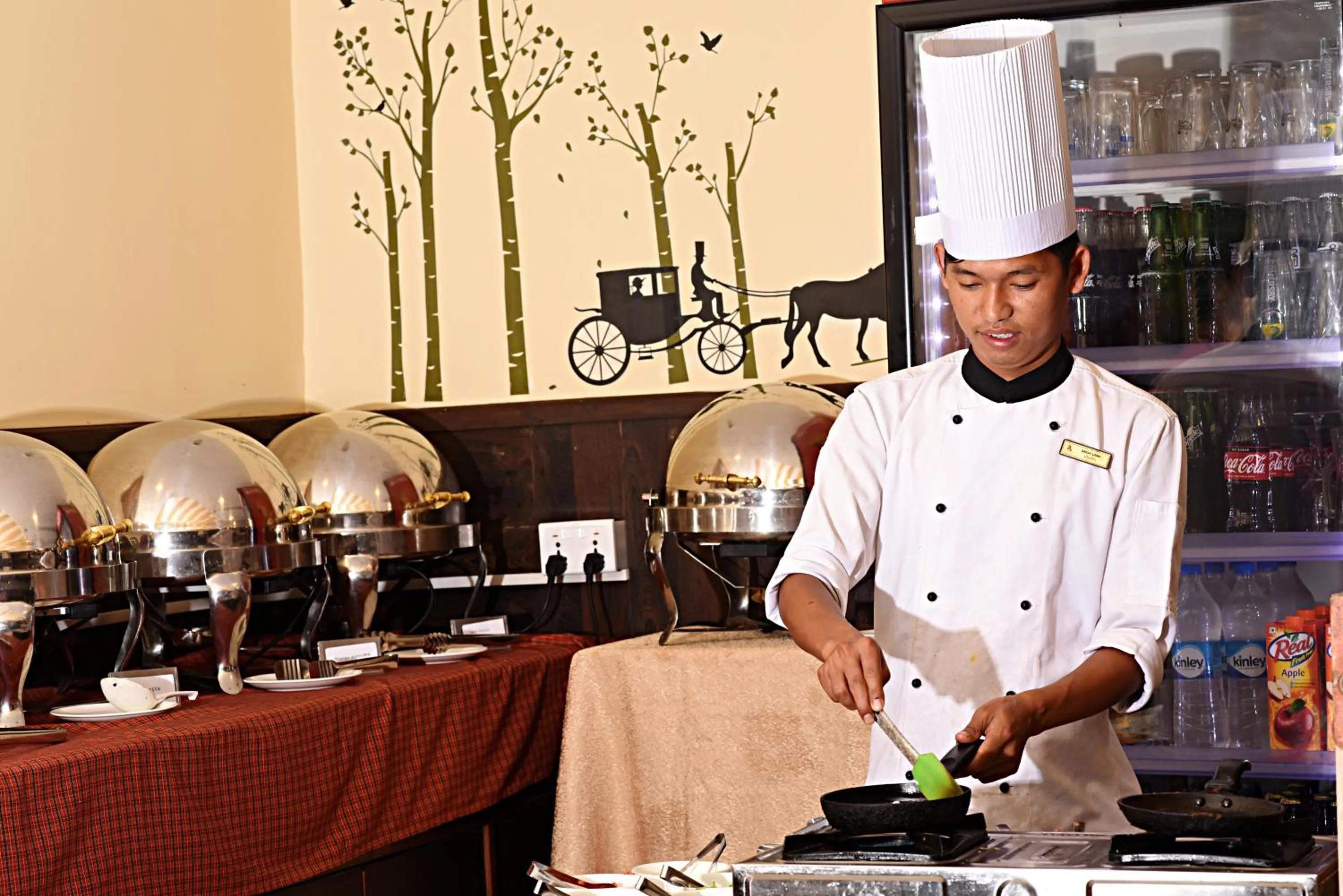 Restaurant/places to eat in DOM Himalaya Hotel