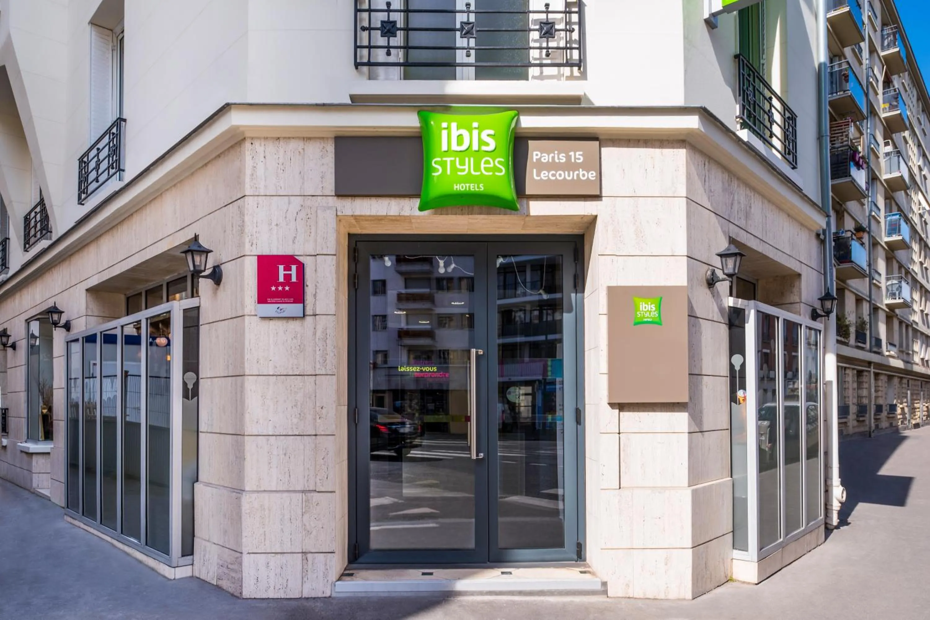 Facade/entrance in ibis Styles Paris 15 Lecourbe