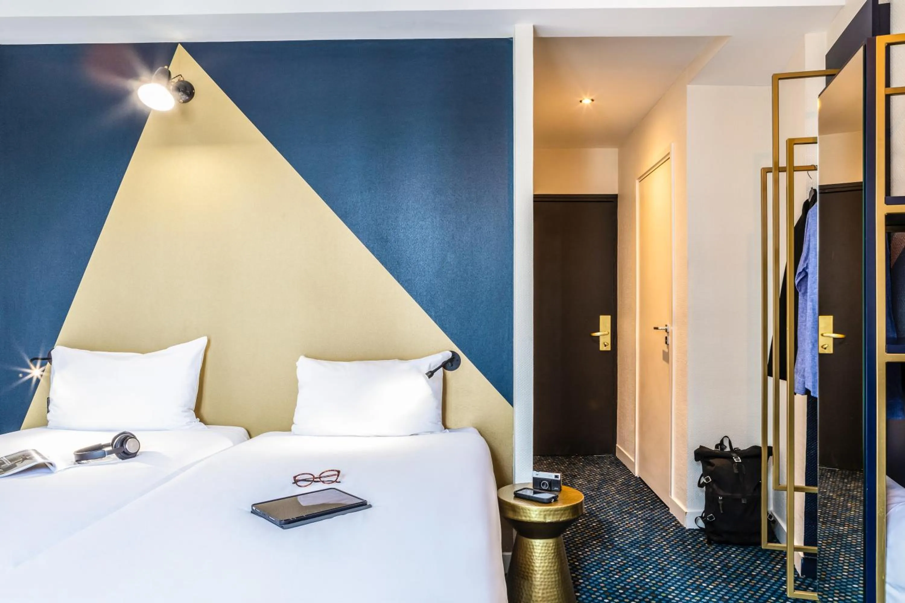 Bedroom, Bed in ibis Styles Paris 15 Lecourbe