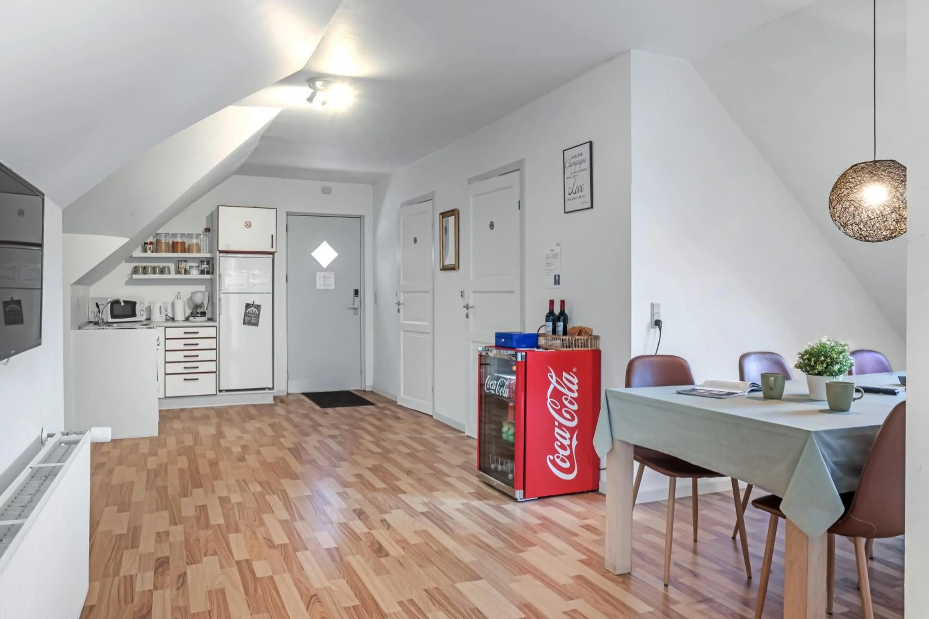 Communal lounge/ TV room in Storm's stay - Near MCH & BOXEN