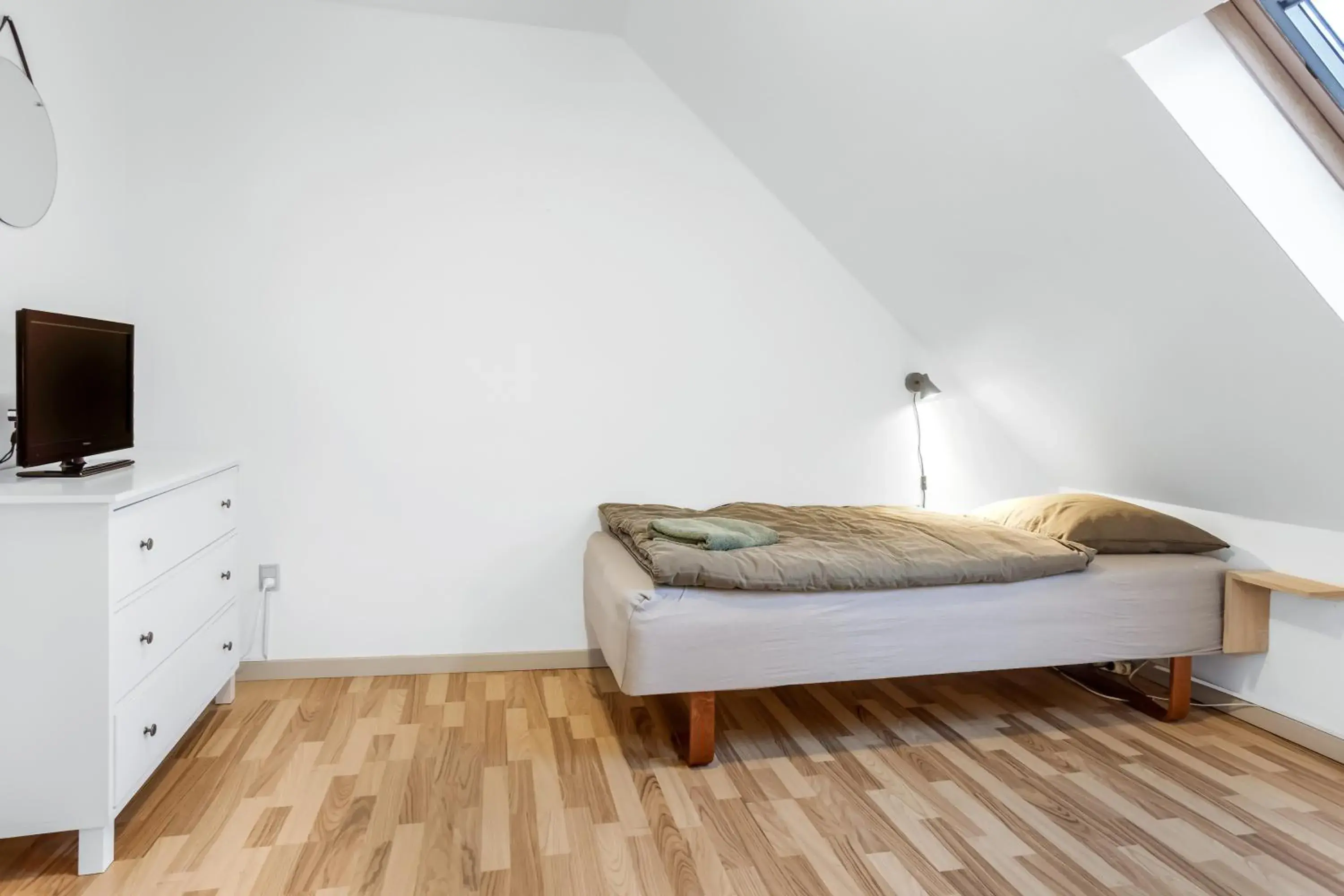 Double or Twin Room with Shared Bathroom in Storm's stay - Near MCH & BOXEN Double or Twin Room with Shared Bathroom in Storm's stay - Near MCH & BOXEN