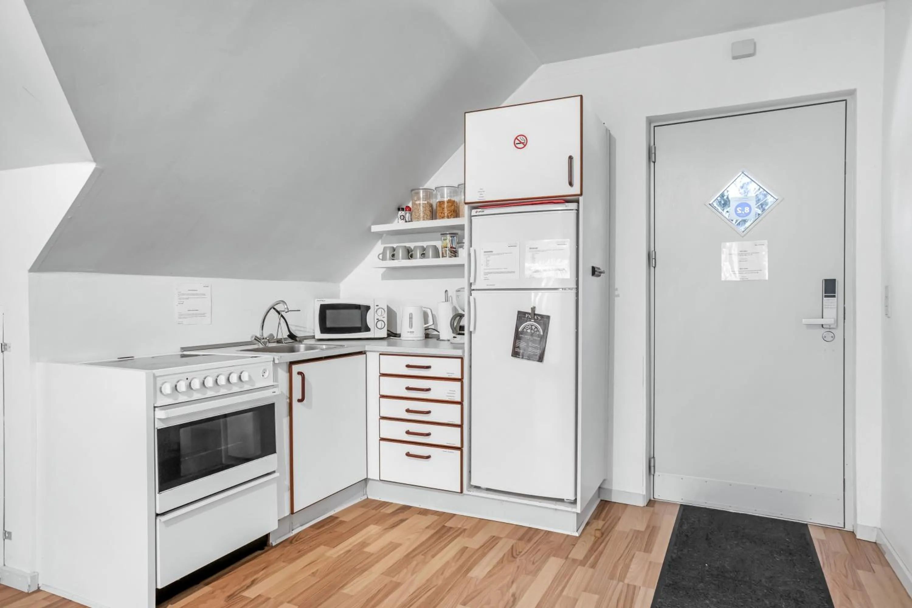 Communal kitchen in Storm's stay - Near MCH & BOXEN