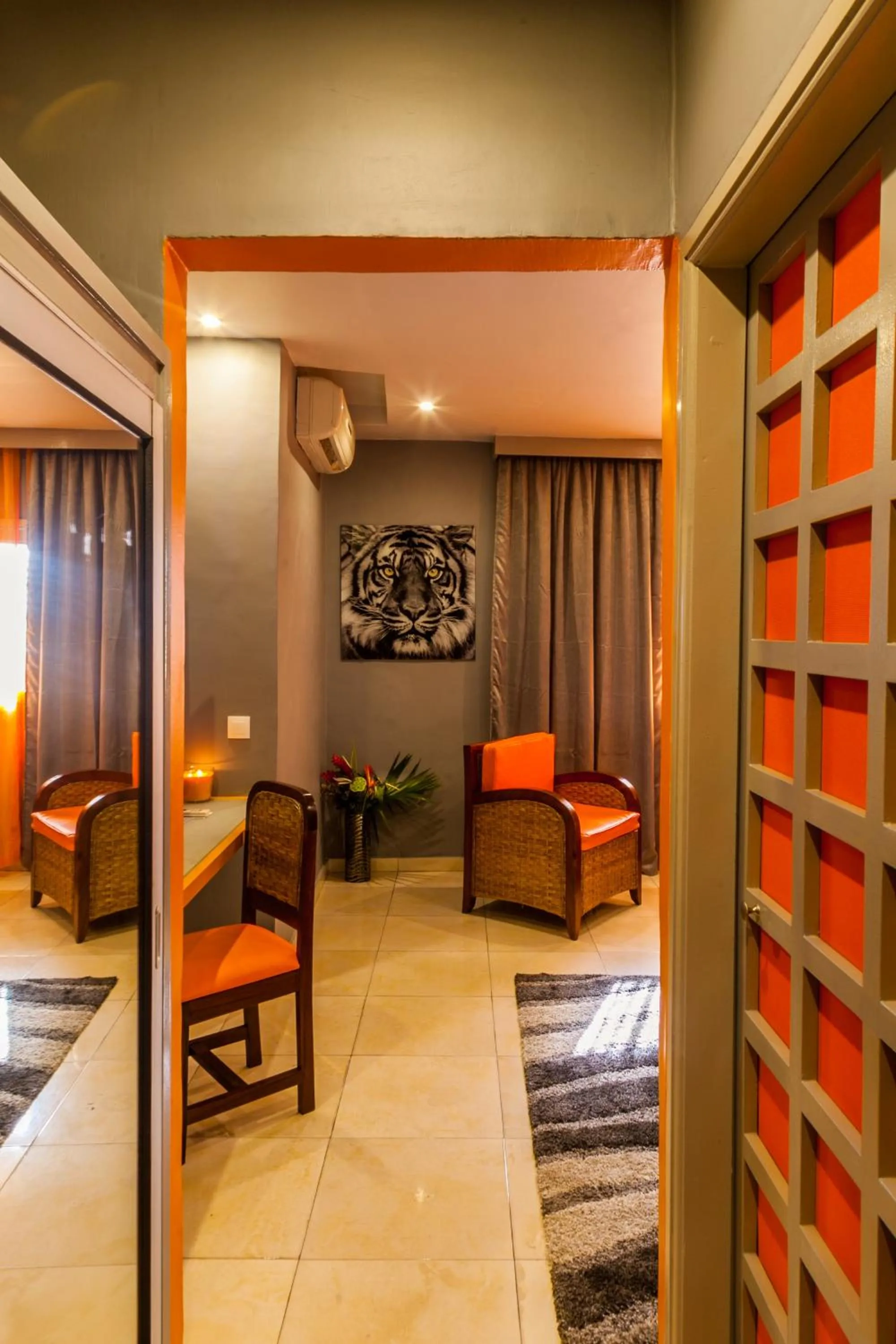 Photo of the whole room in Le Wafou