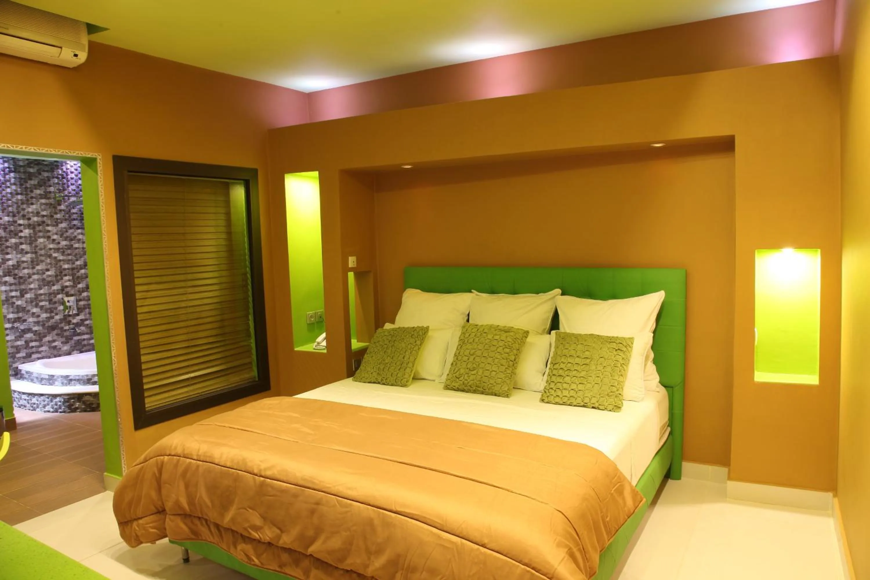 Photo of the whole room, Bed in Le Wafou