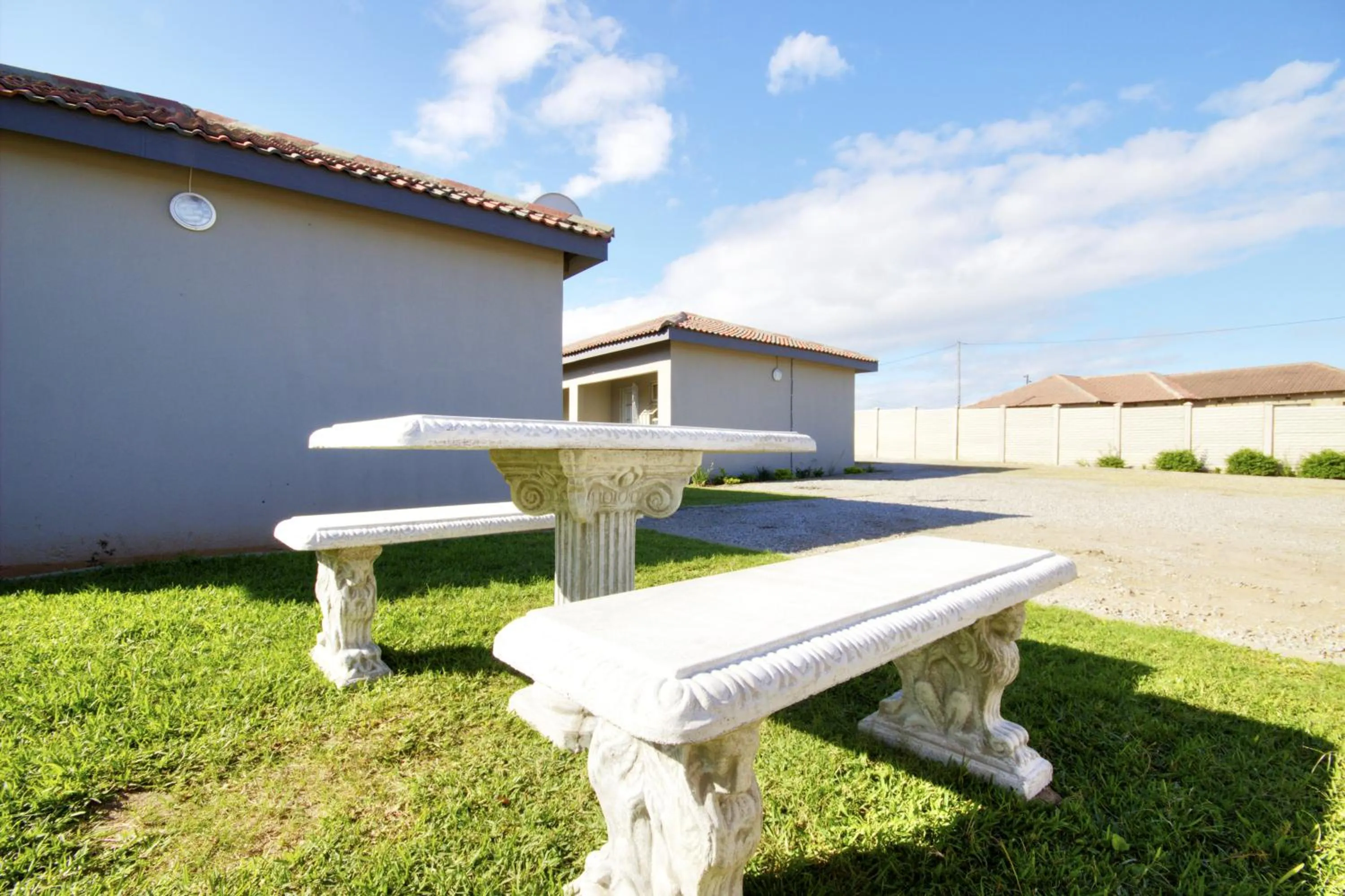 Garden in Minilitha Lodge