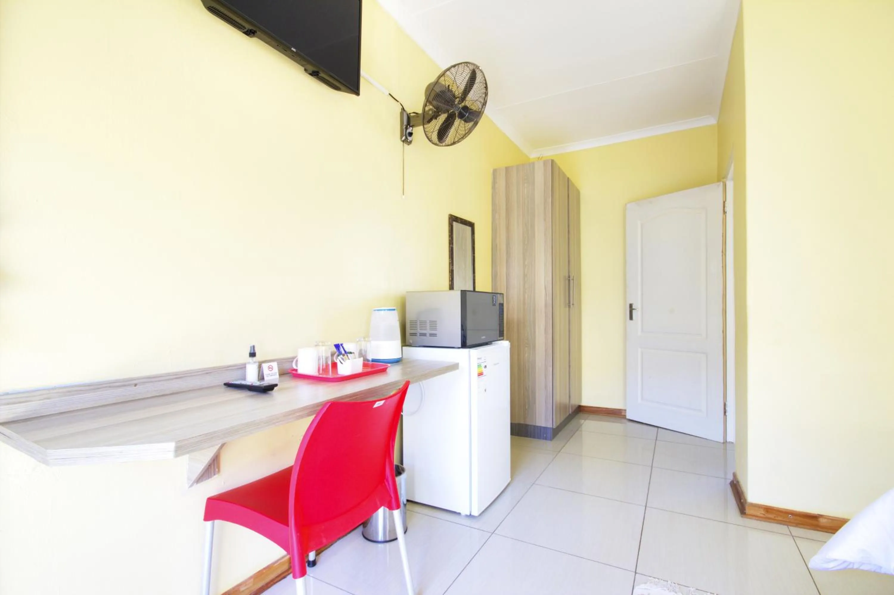 Coffee/tea facilities in Minilitha Lodge