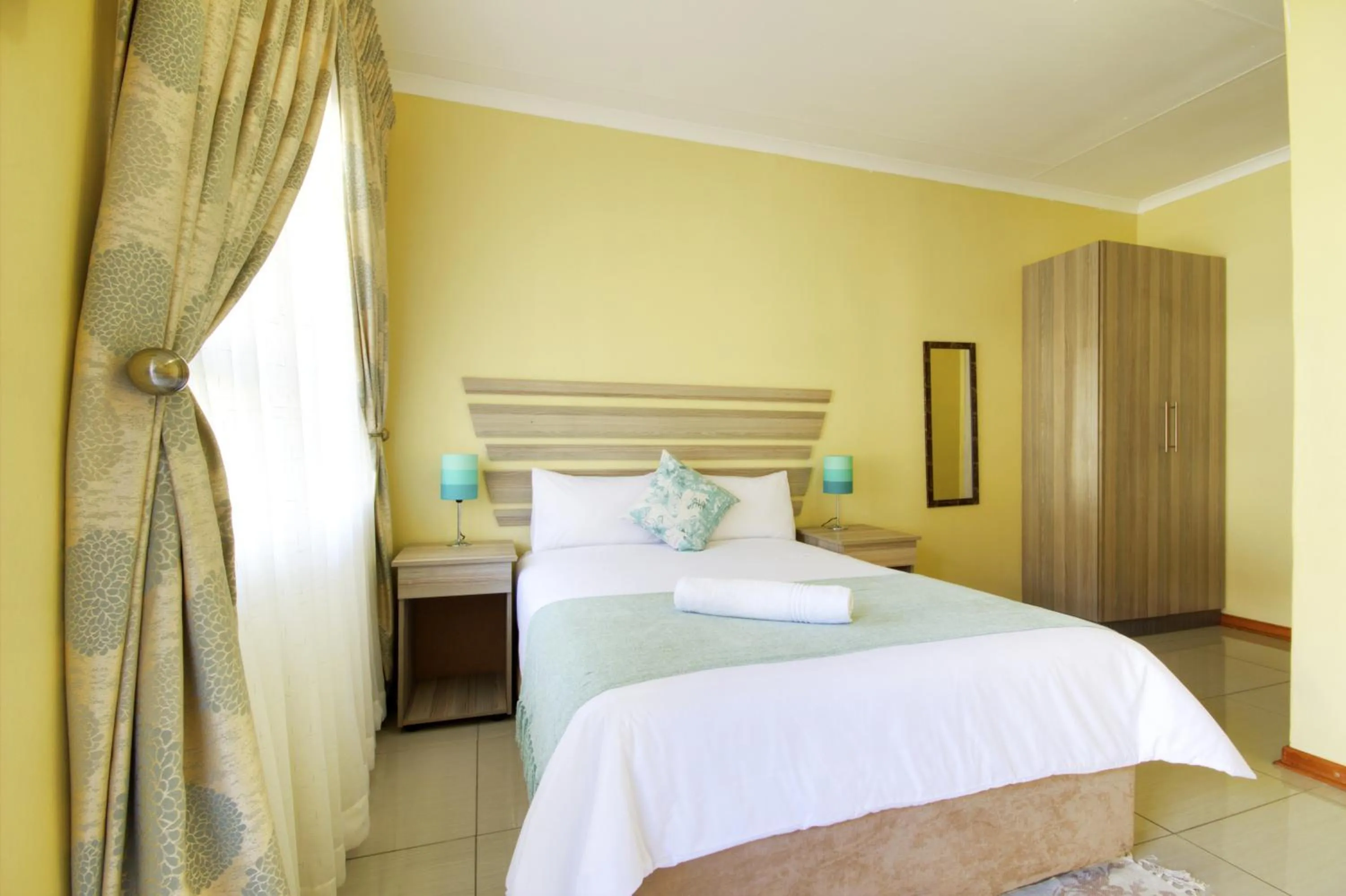 Bedroom, Bed in Minilitha Lodge