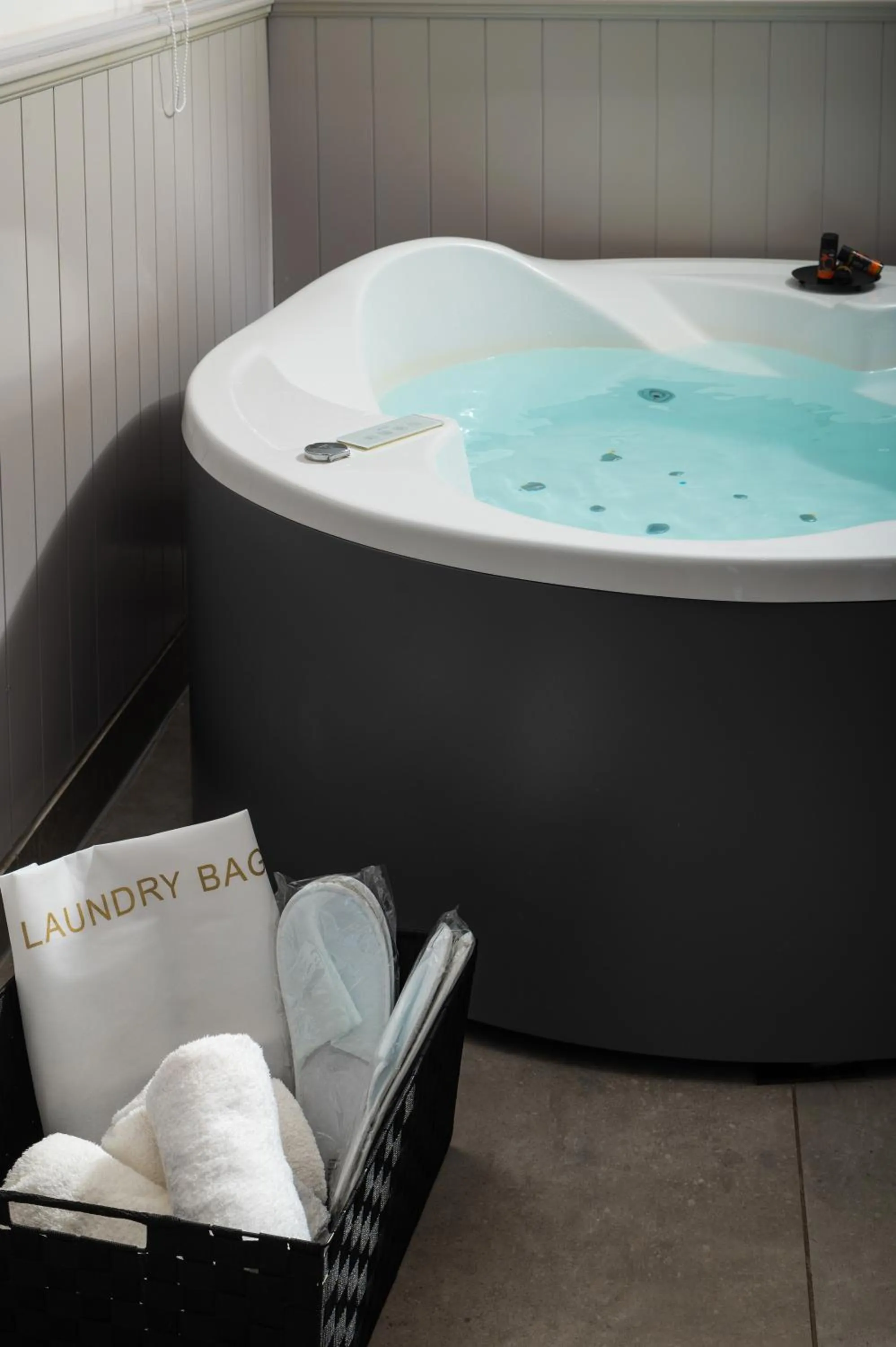 Hot Tub in Elia Palatino Hotel