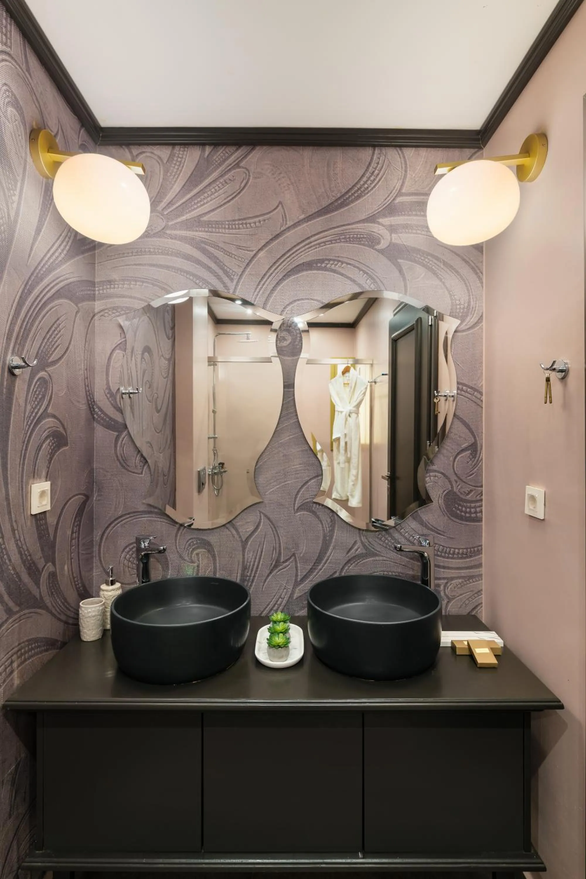 Bathroom in Elia Palatino Hotel