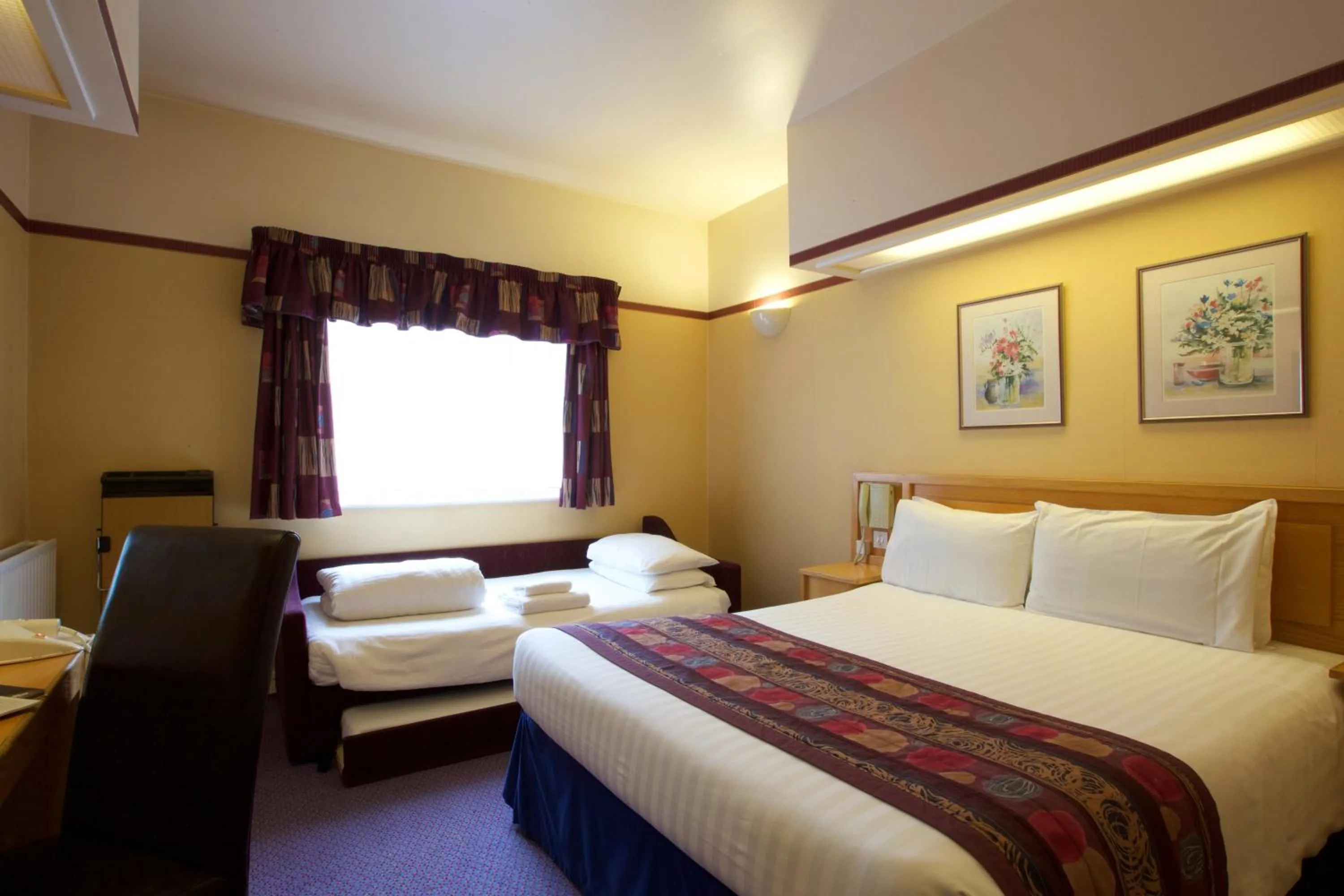 Bed in Derby Station Hotel, Sure Hotel Collection by Best Western
