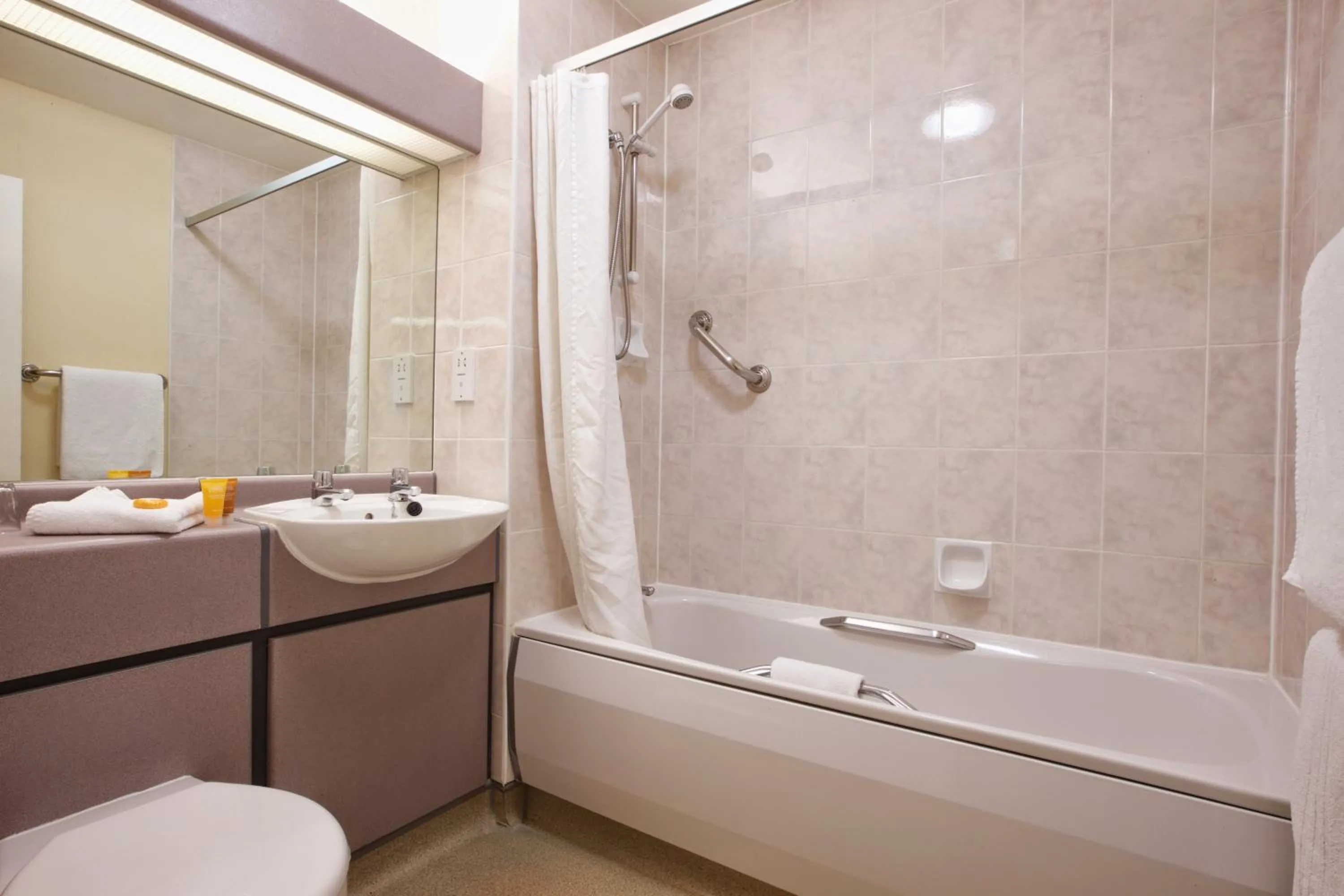Bathroom in Derby Station Hotel, Sure Hotel Collection by Best Western