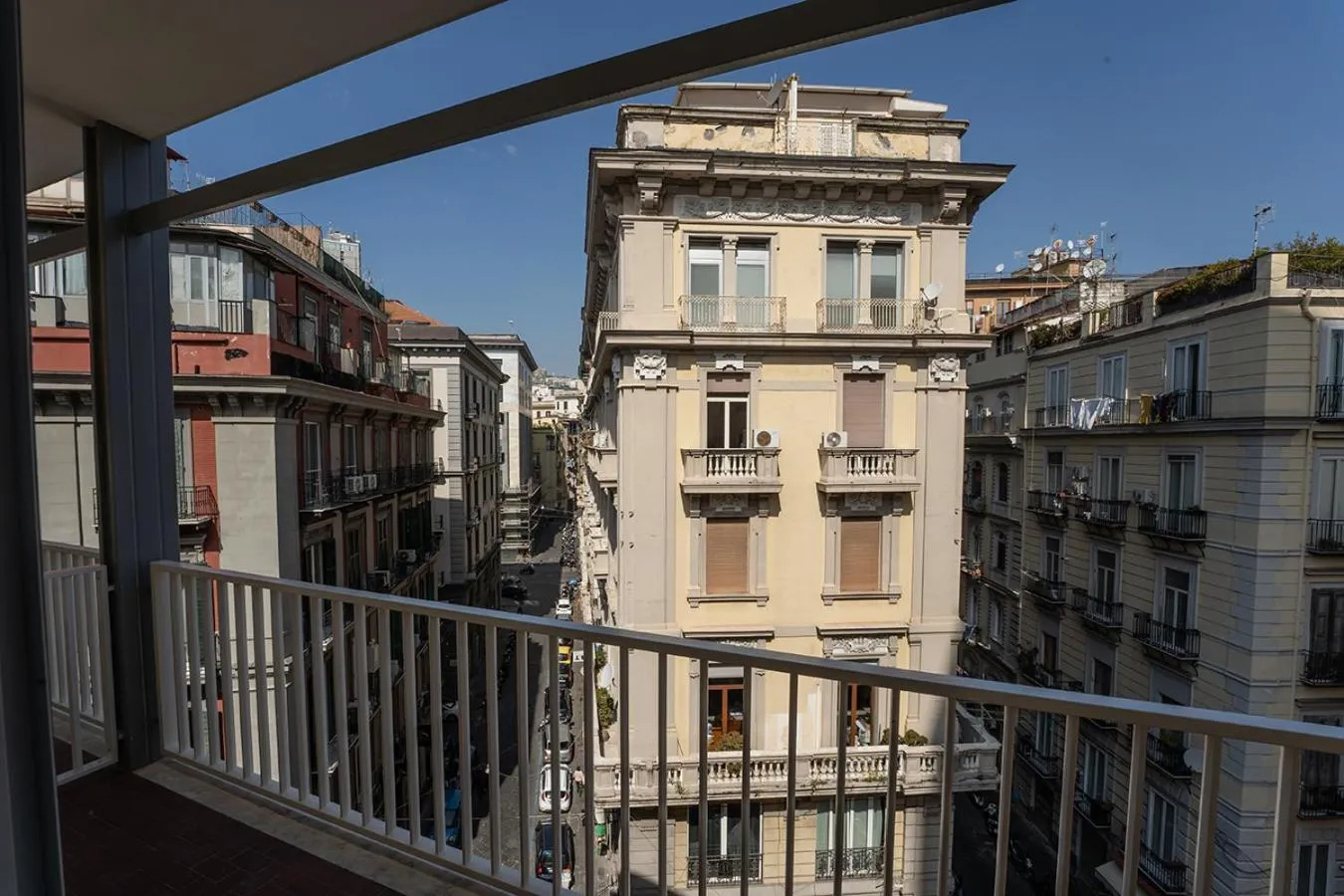 Photo of the whole room in PC Boutique H Napoli Centro, by ClaPa Group