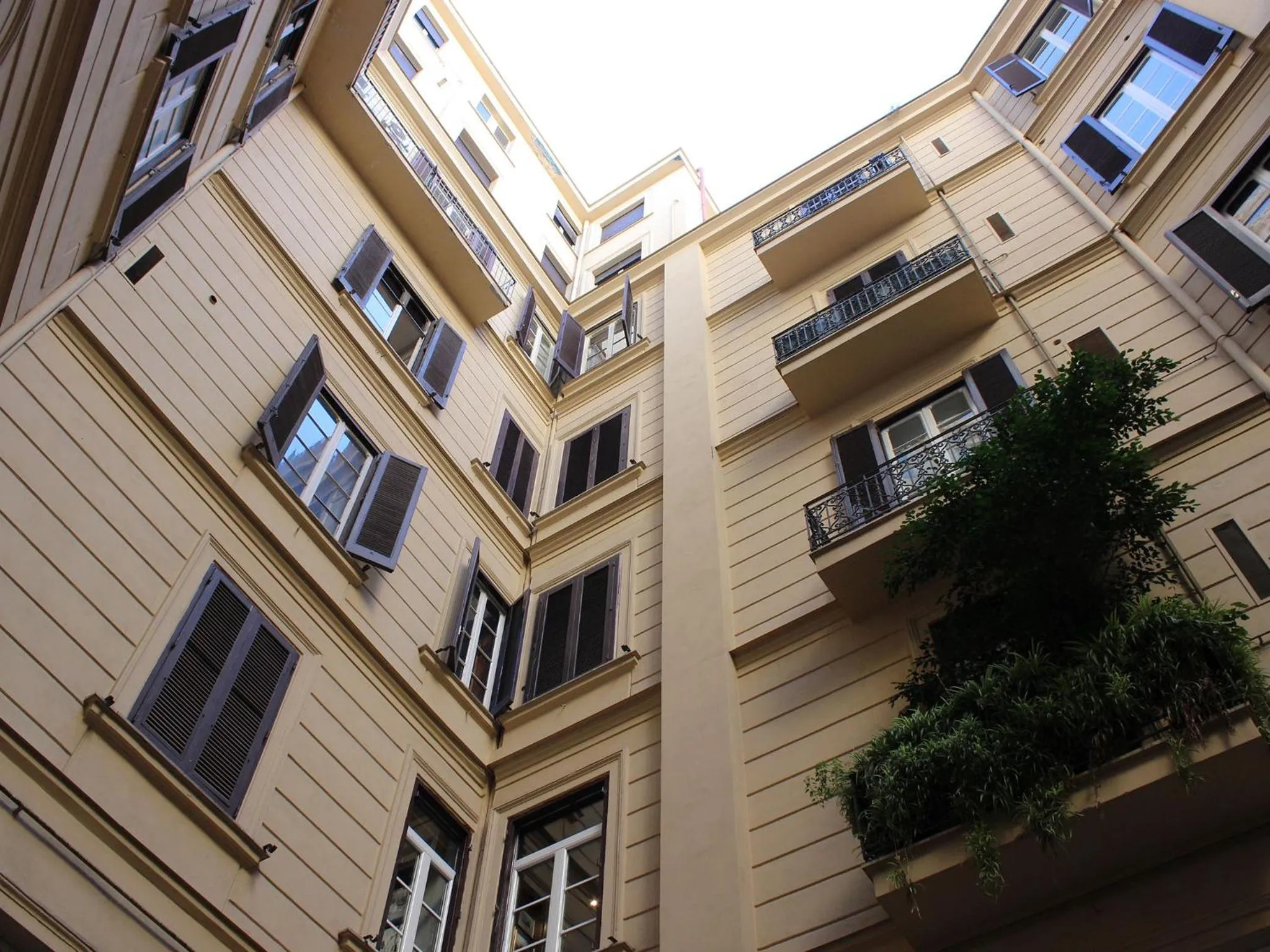 Property building in PC Boutique H Napoli Centro, by ClaPa Group