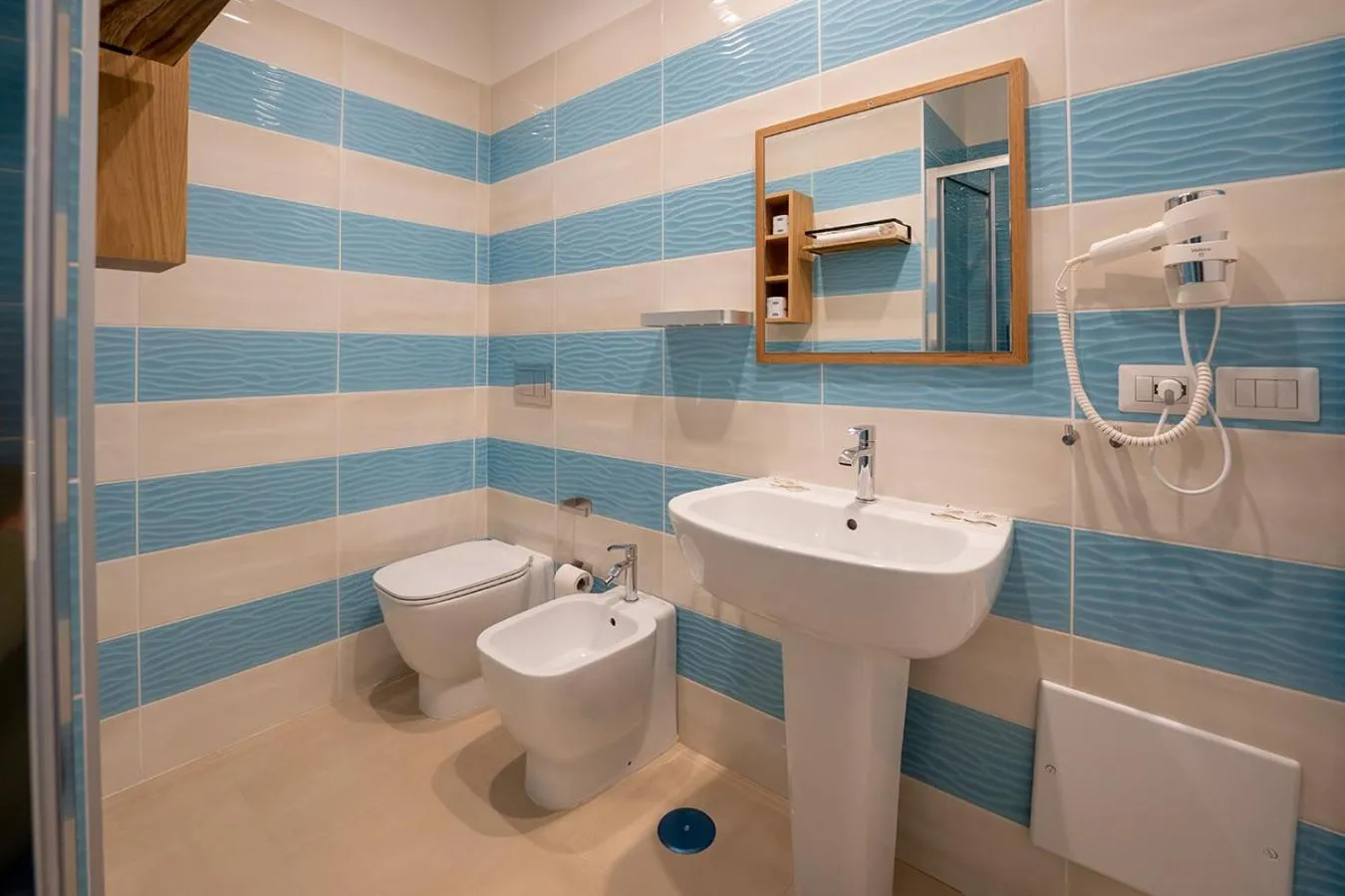 Toilet in PC Boutique H Napoli Centro, by ClaPa Group