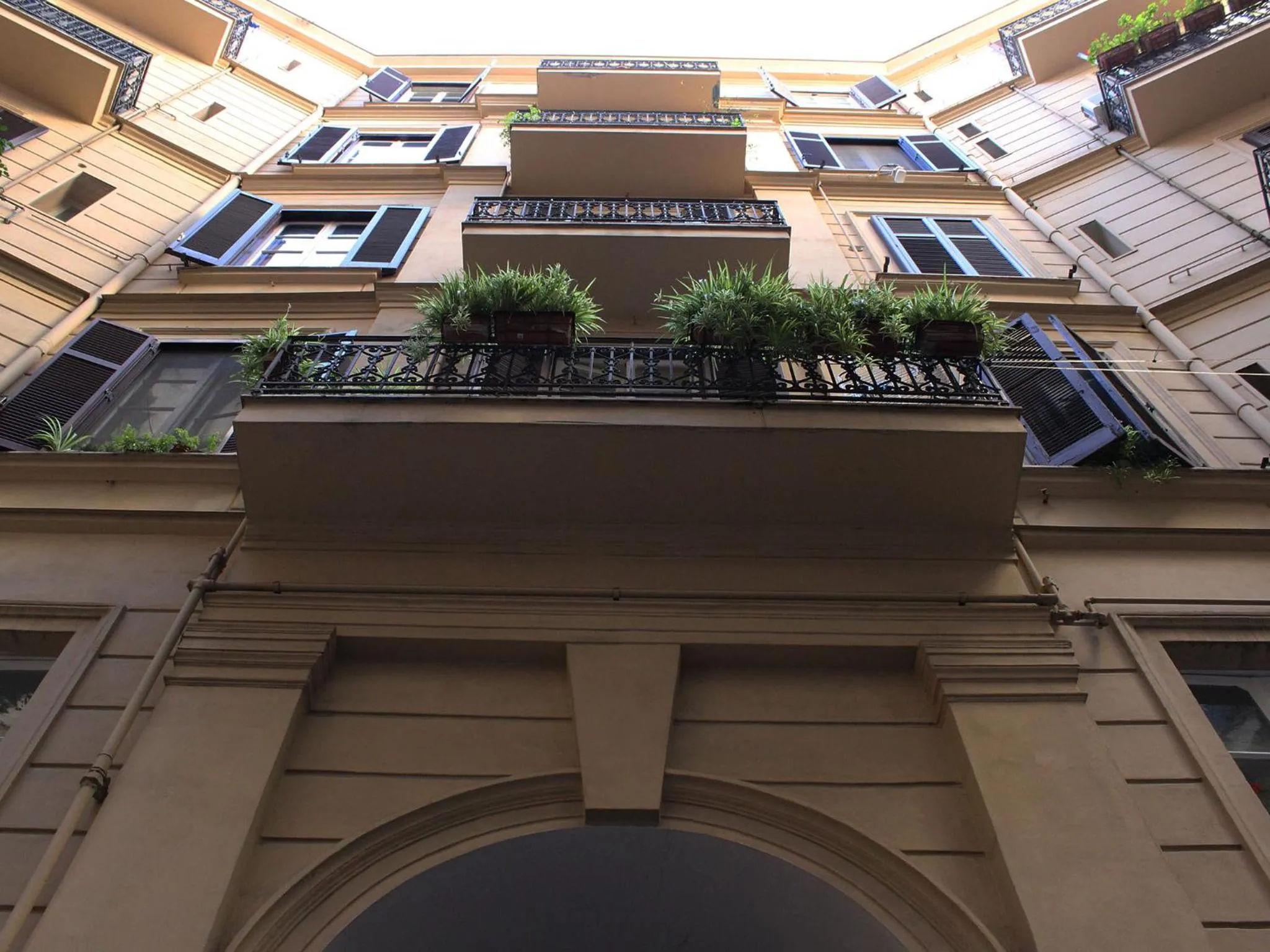 Property building in PC Boutique H Napoli Centro, by ClaPa Group