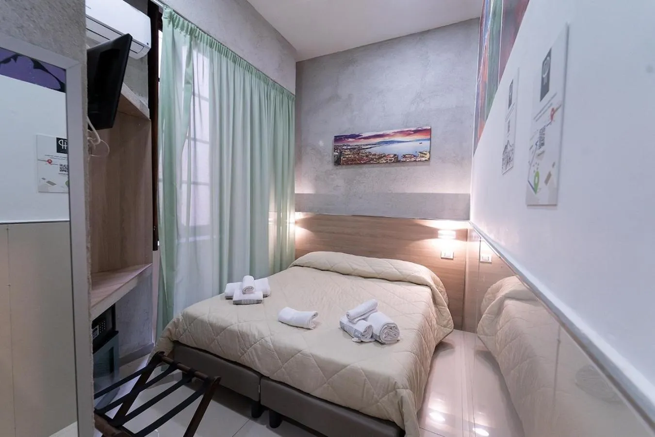 Bed in PC Boutique H Napoli Centro, by ClaPa Group