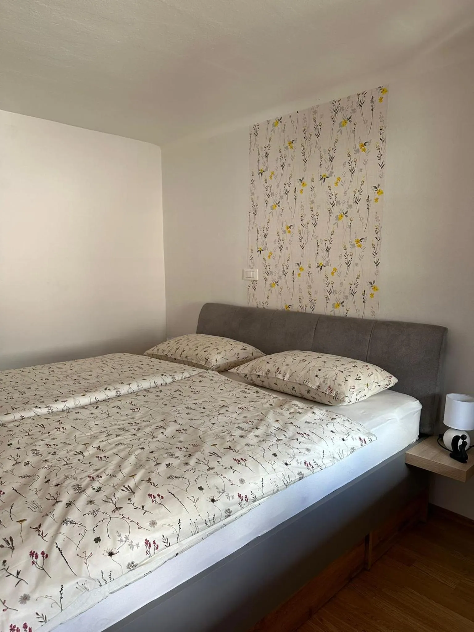 Bedroom, Bed in Hisa Rejmr with private parking