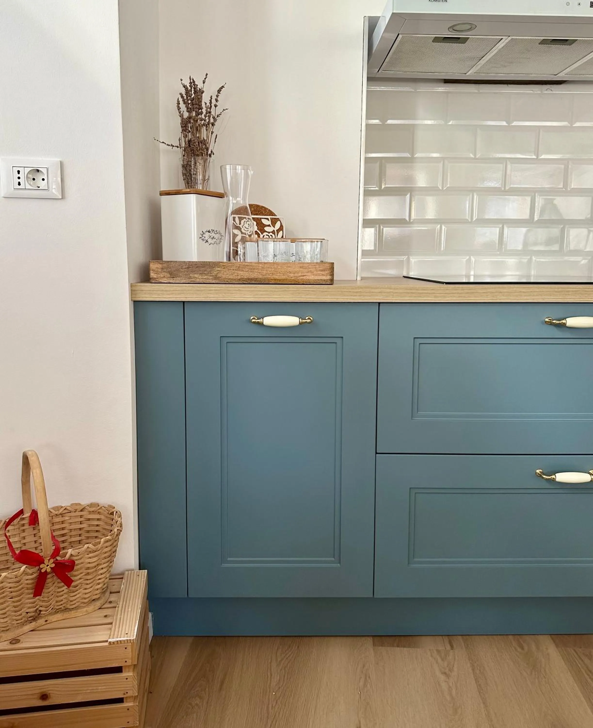 Kitchen or kitchenette in Hisa Rejmr with private parking