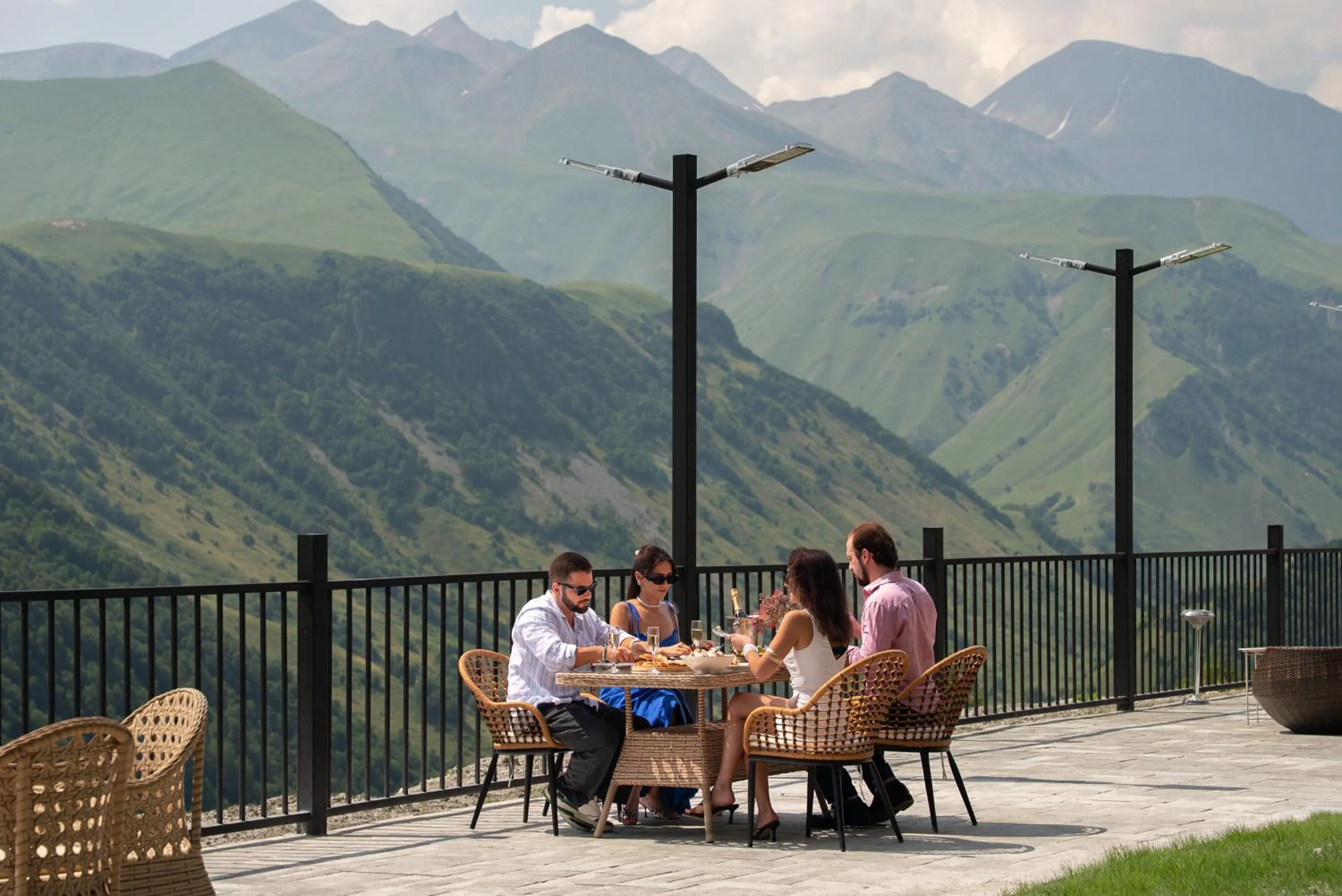 Restaurant/places to eat in Gudauri Inn