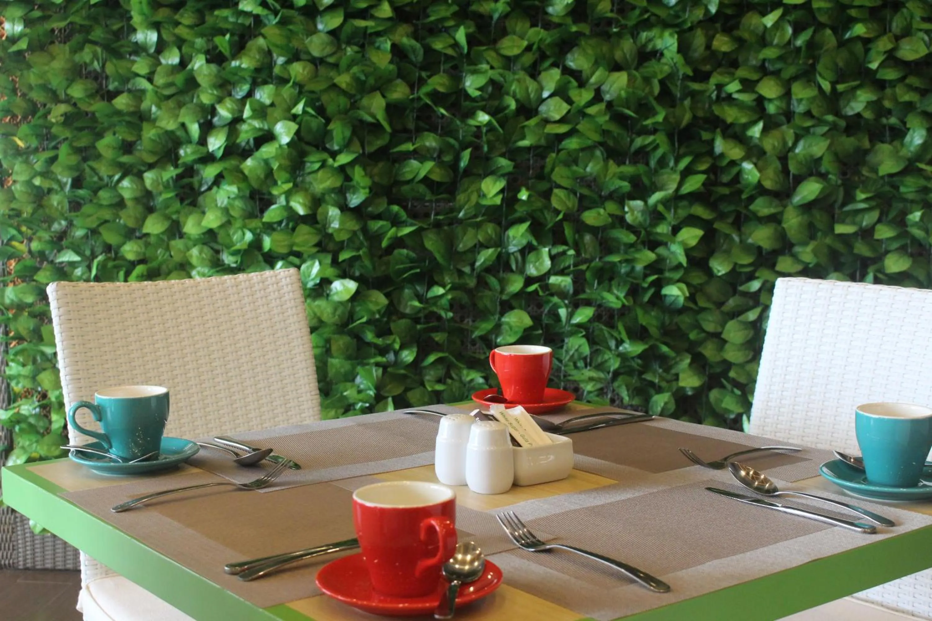 Restaurant/places to eat in Uniq Hotel