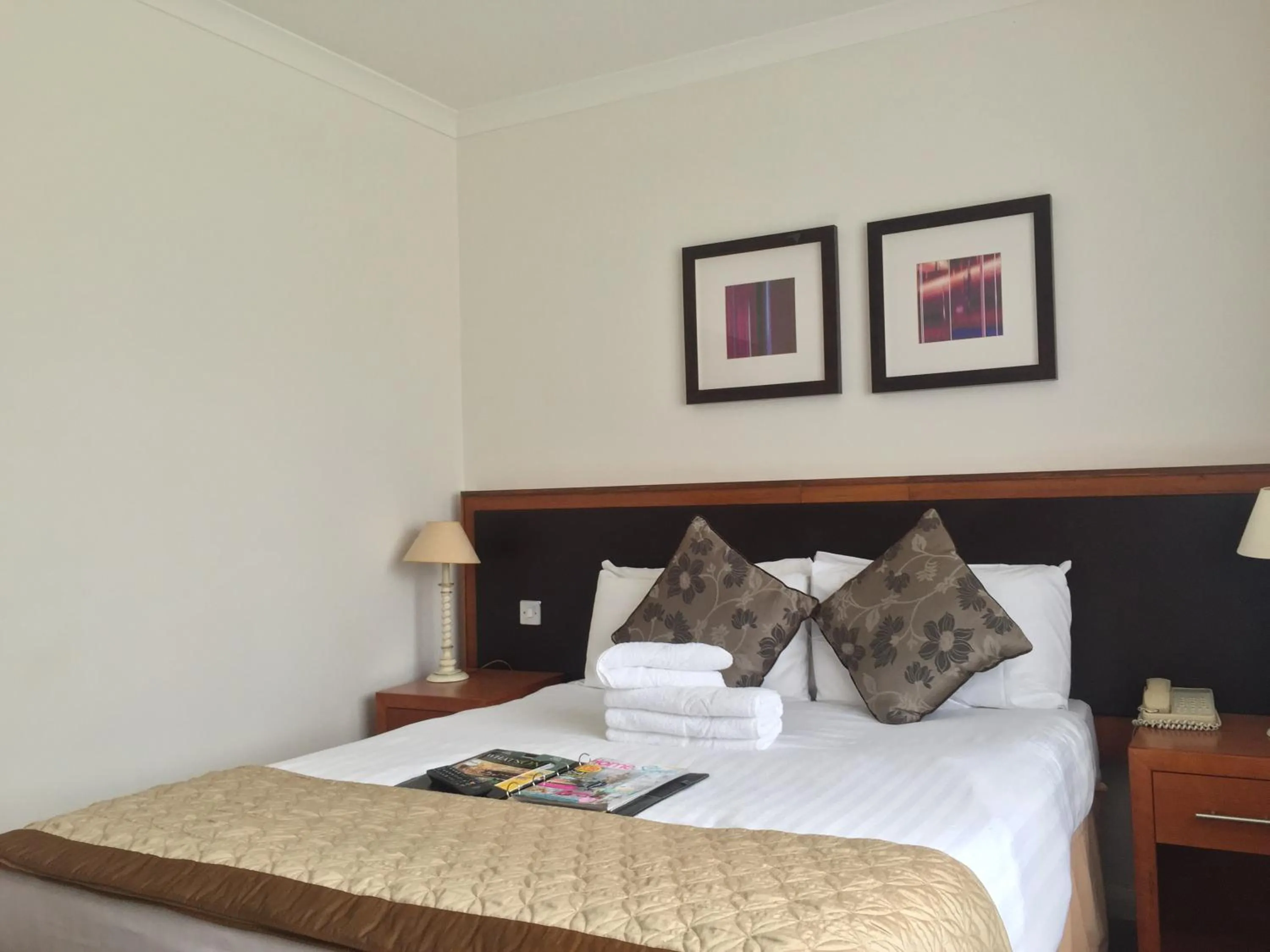 Bed in Brook Mollington Banastre Hotel & Spa