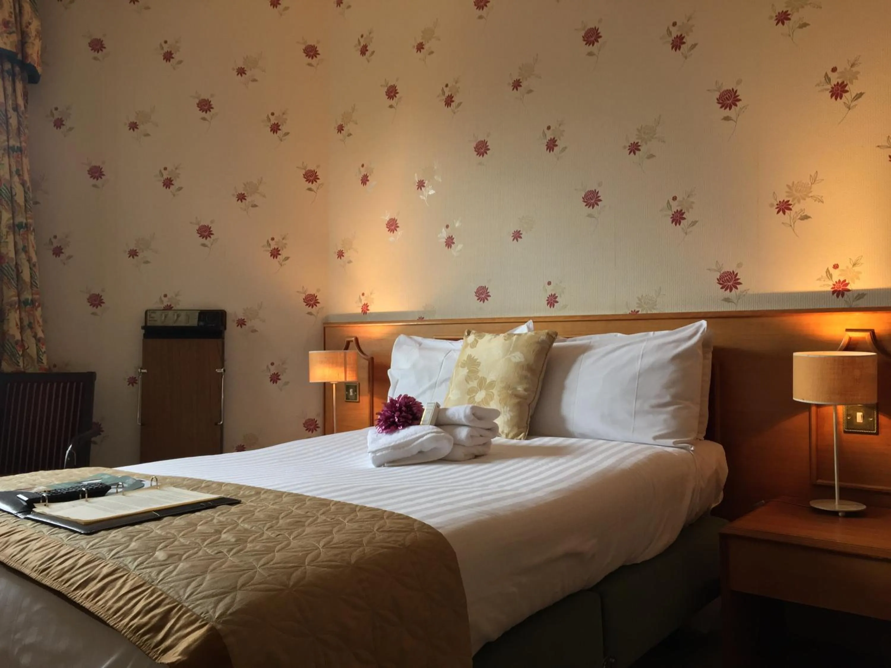 Bed in Brook Mollington Banastre Hotel & Spa