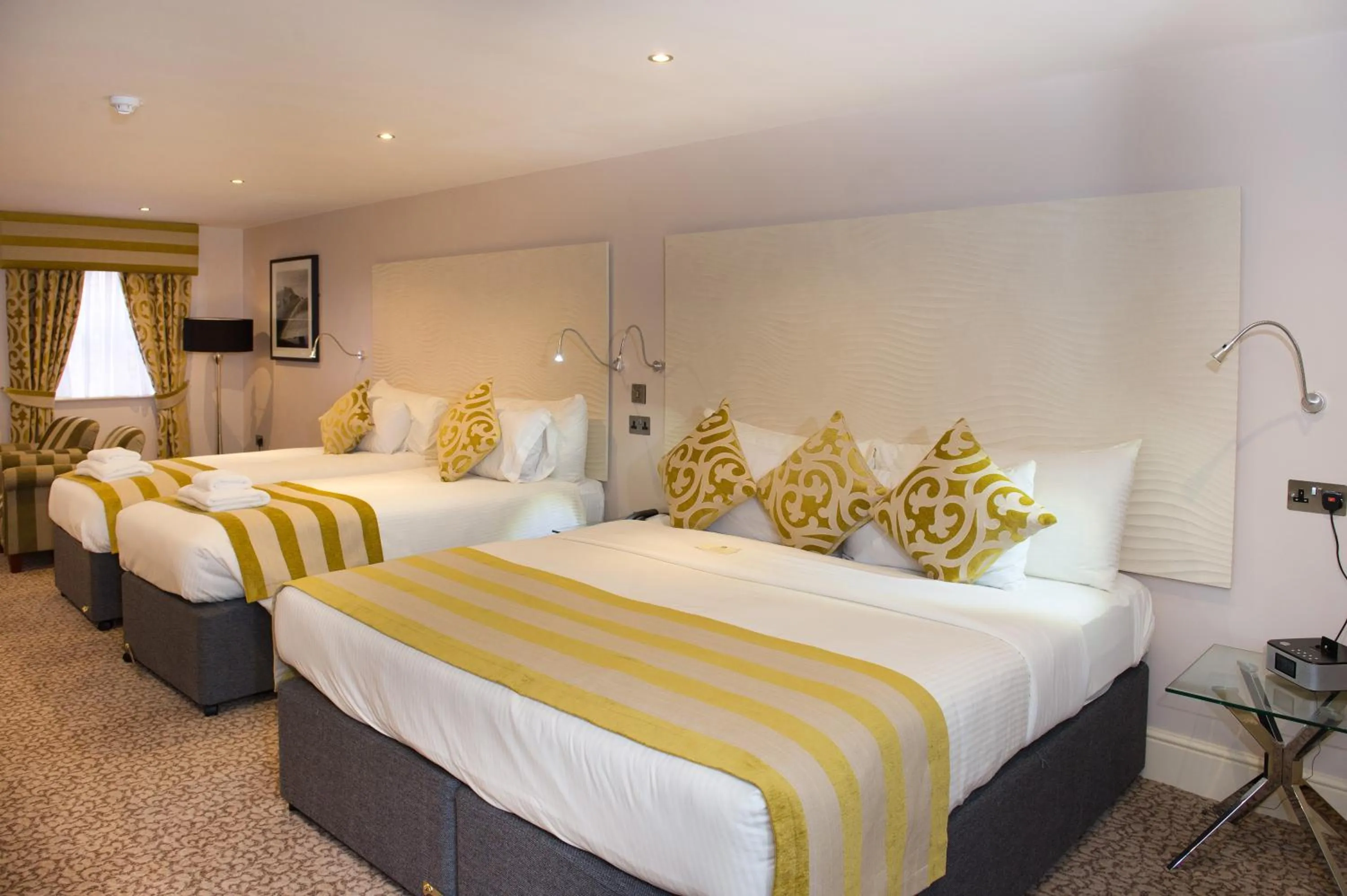 Bed in Best Western Premier Doncaster Mount Pleasant Hotel