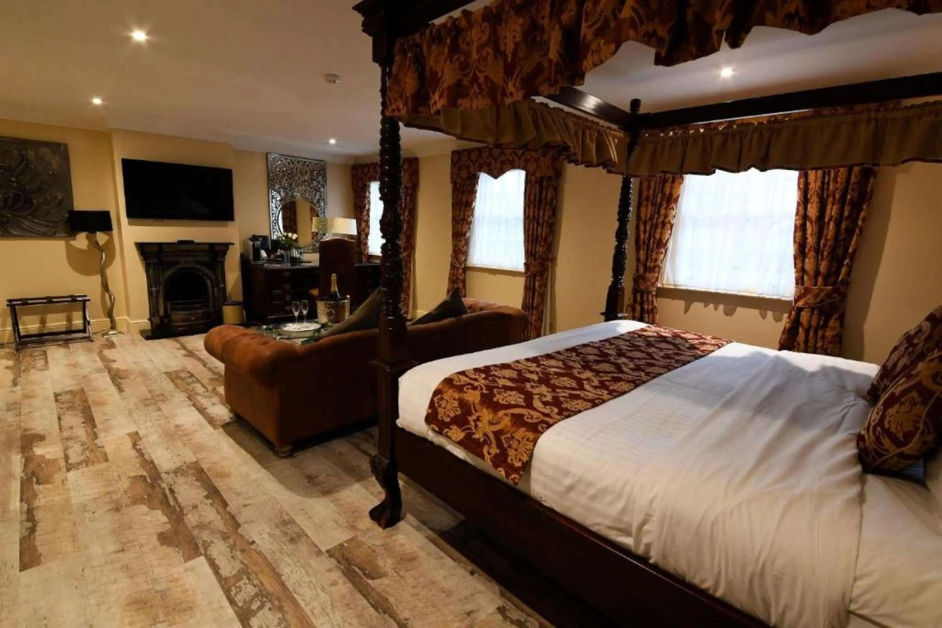 Photo of the whole room, Bed in Best Western Premier Doncaster Mount Pleasant Hotel