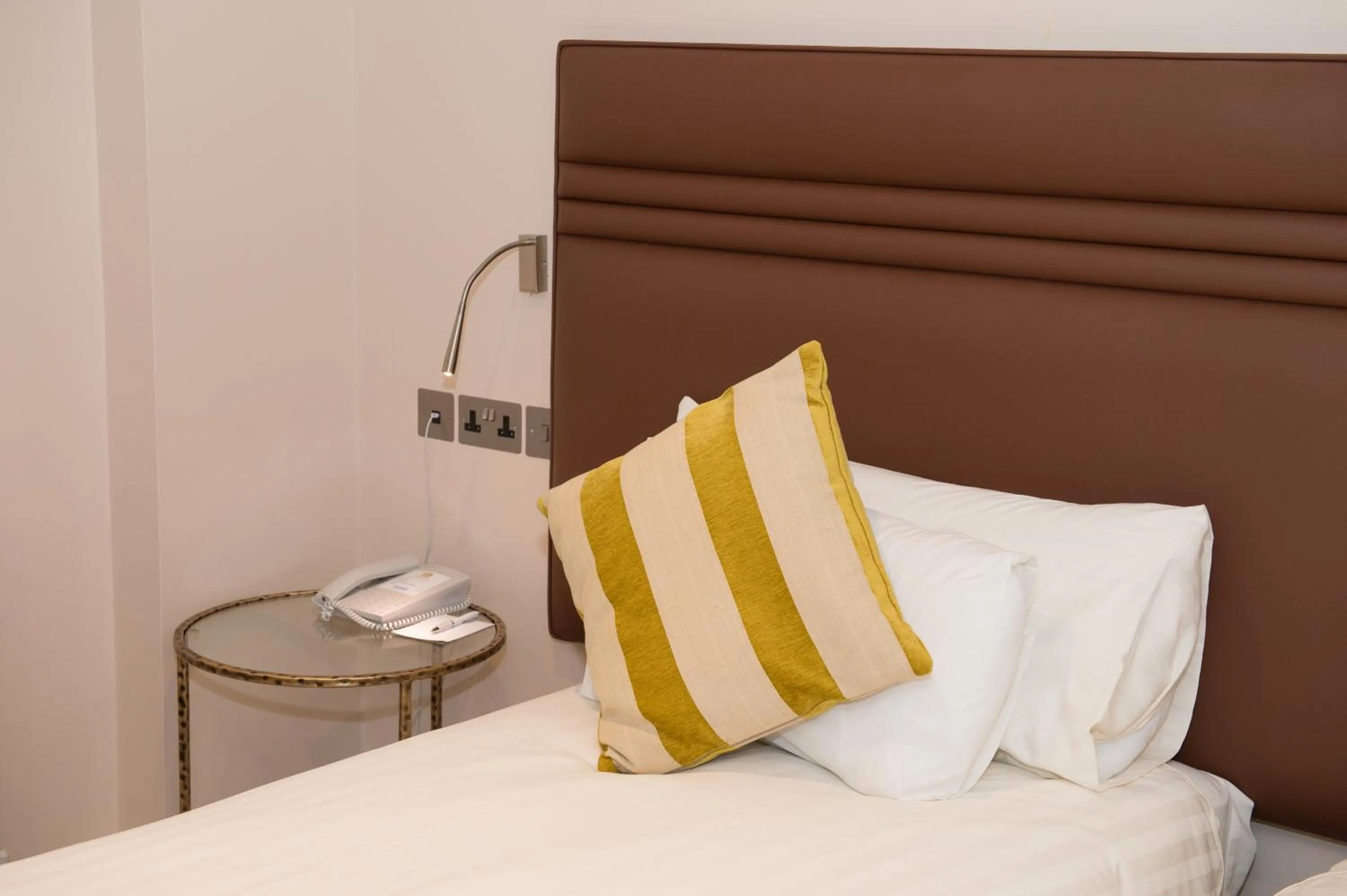 Bed in Best Western Premier Doncaster Mount Pleasant Hotel