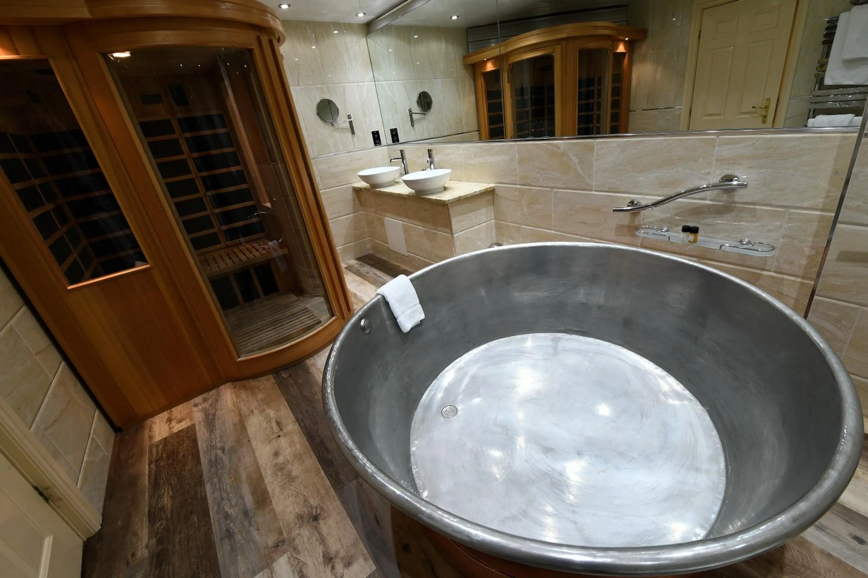 Bathroom in Best Western Premier Doncaster Mount Pleasant Hotel