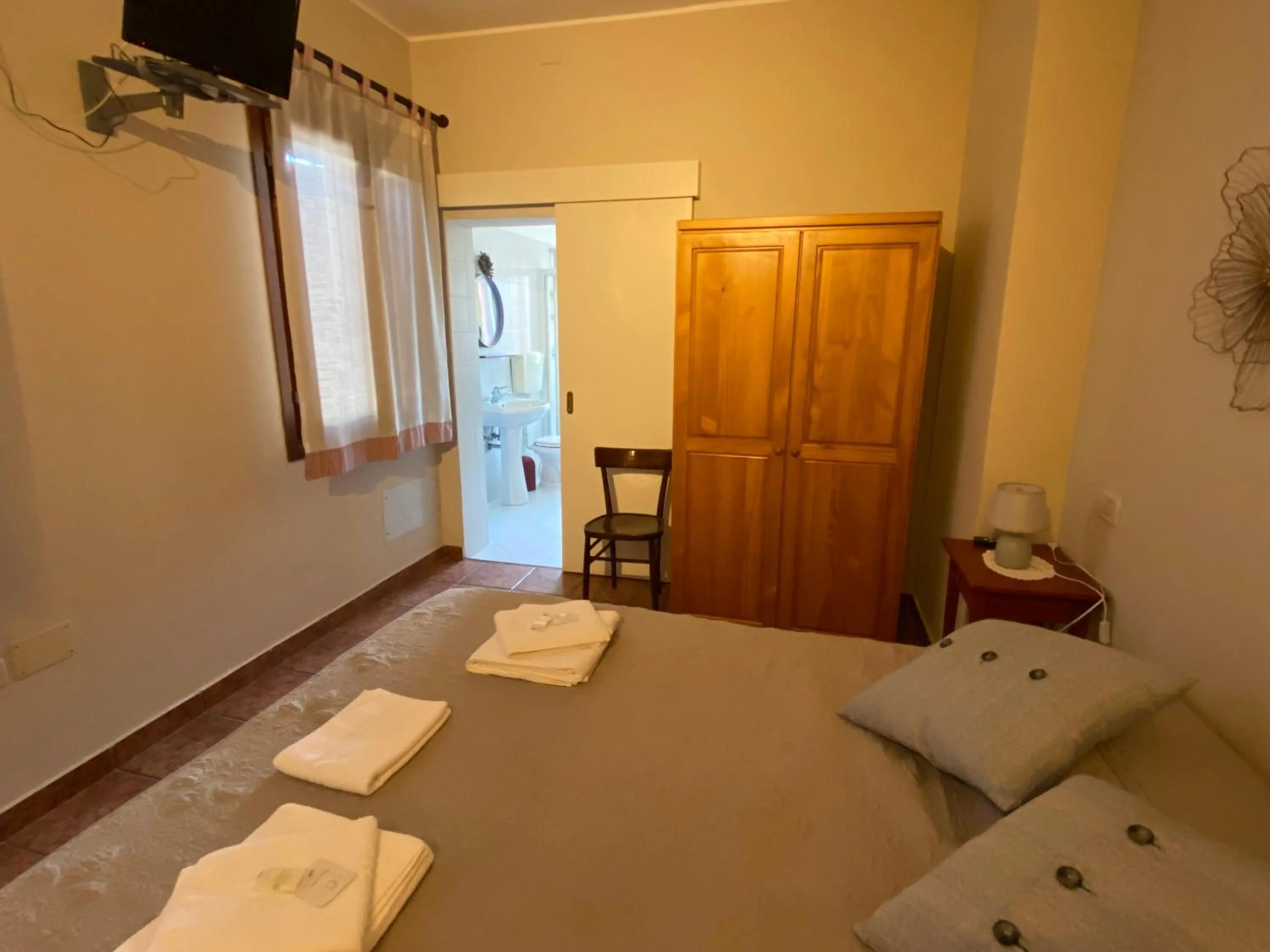 Photo of the whole room, Bed in Osteria Locanda Dalla Lina