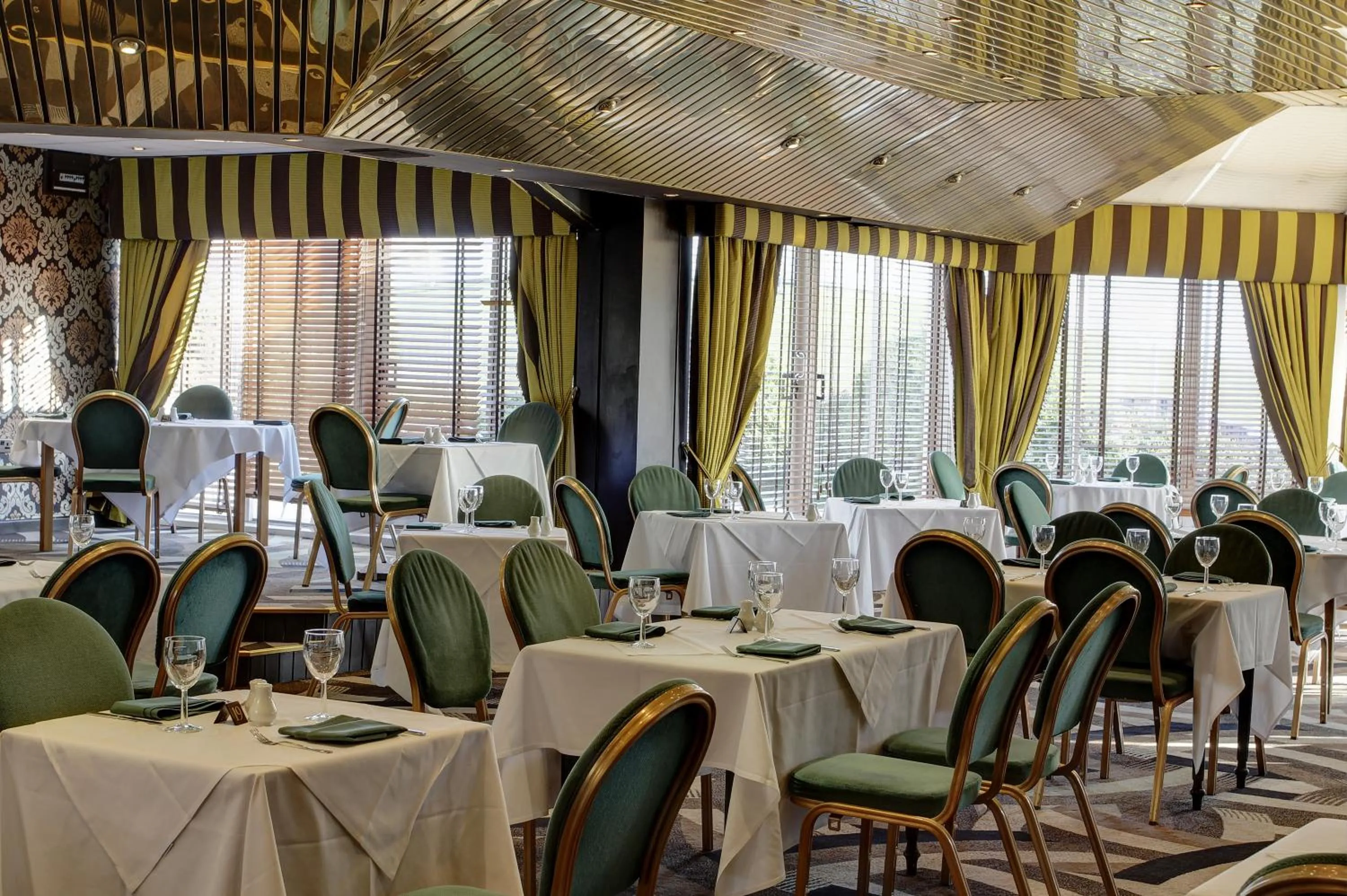 Restaurant/places to eat in Best Western Aberavon Beach Hotel