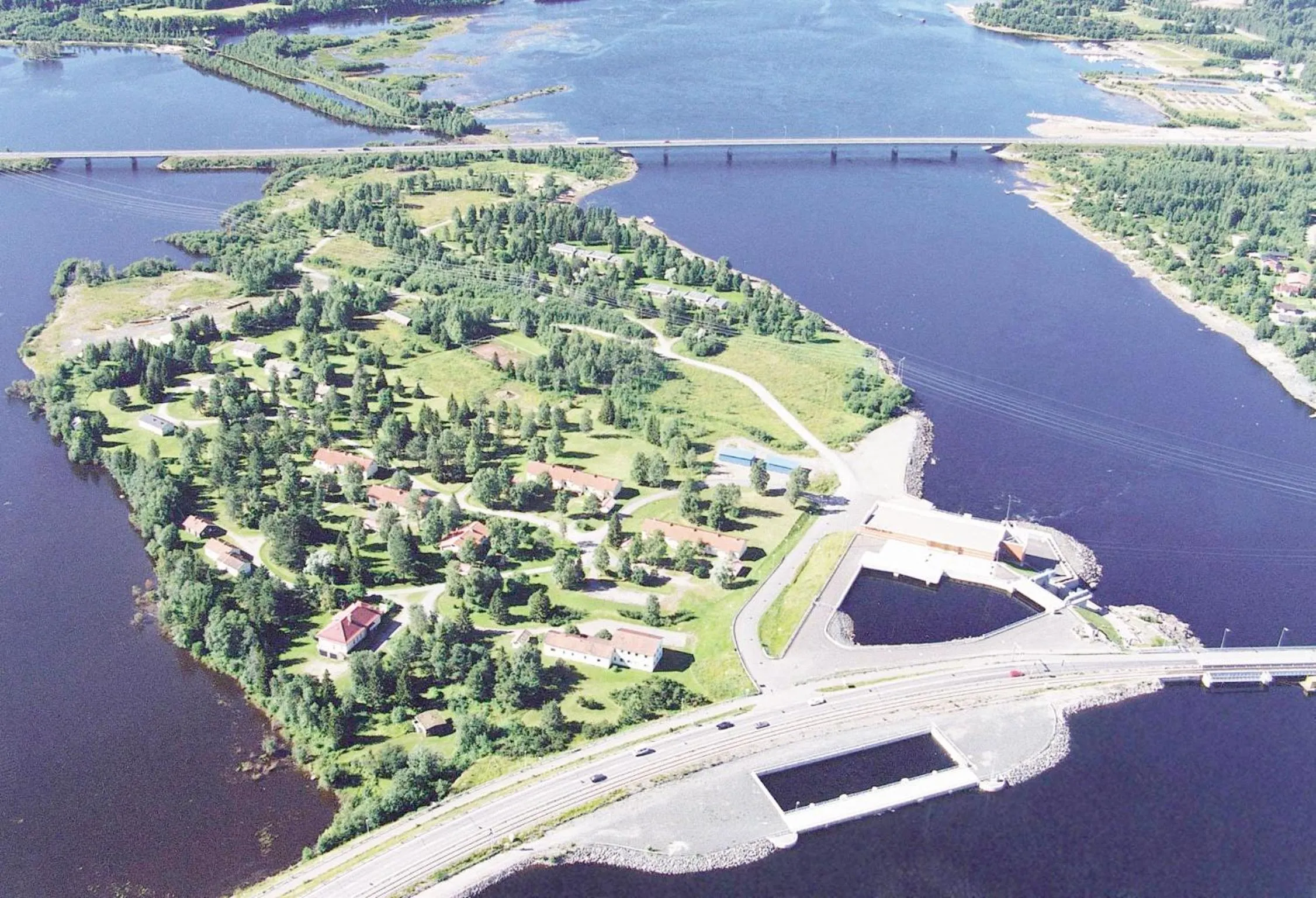 Natural landscape in Huoneistohotelli Jokikeskus