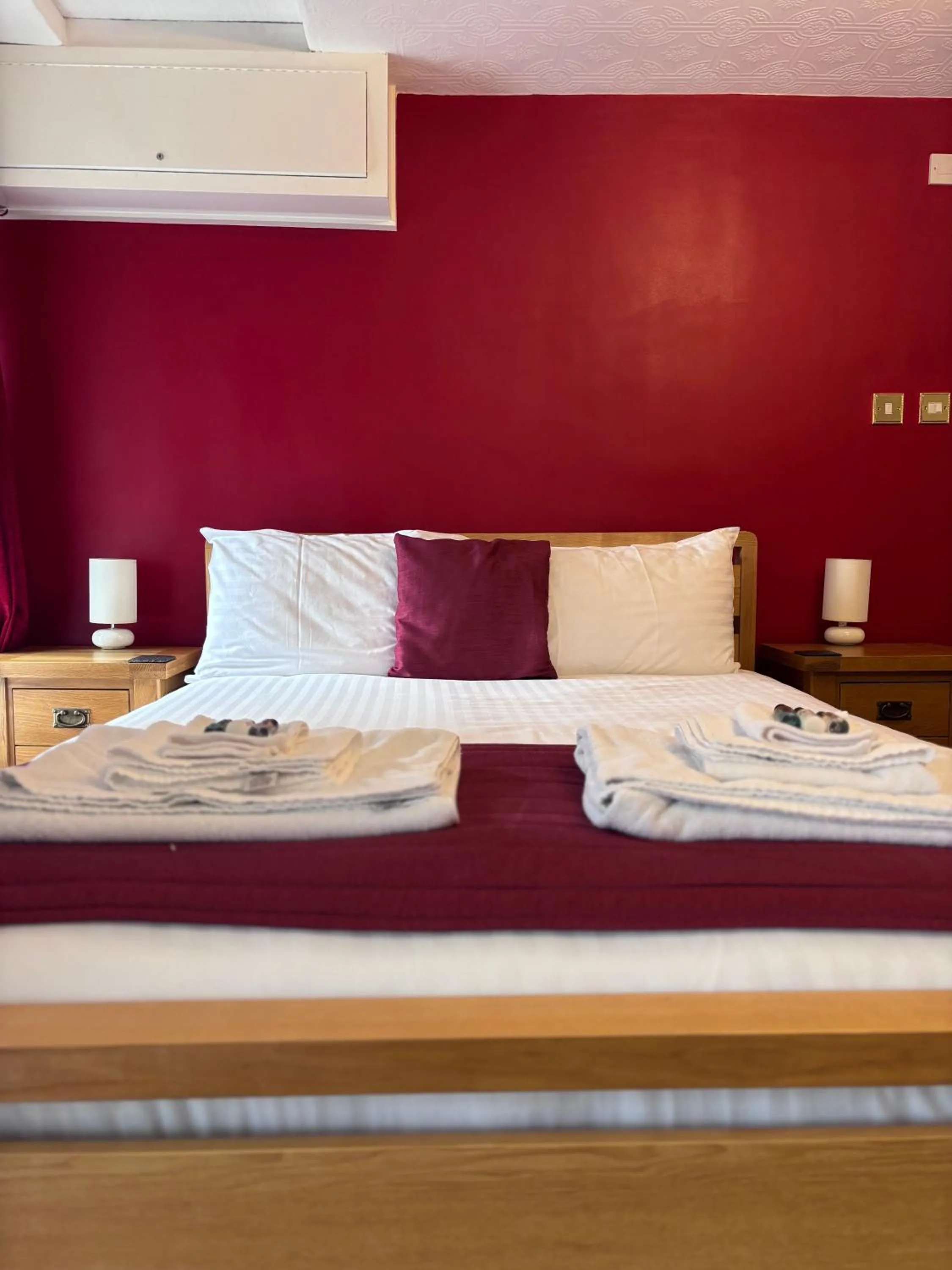 Bed in Three Wheat Heads