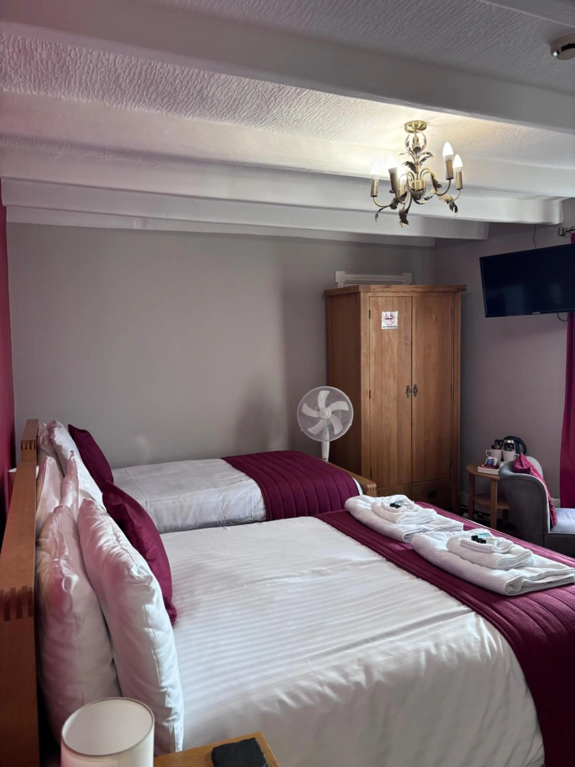 Bed in Three Wheat Heads