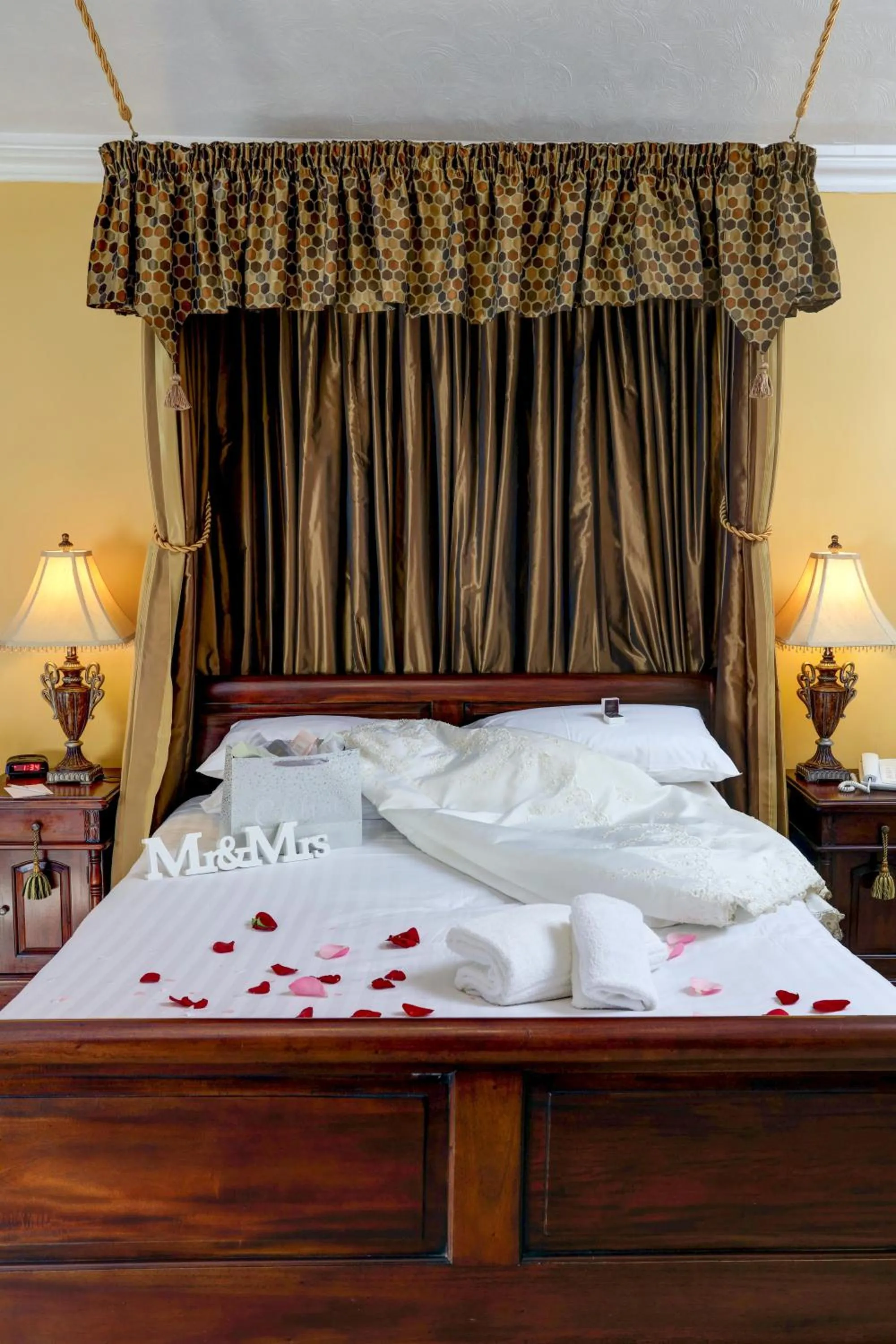 Bedroom, Bed in Best Western Claydon Hotel