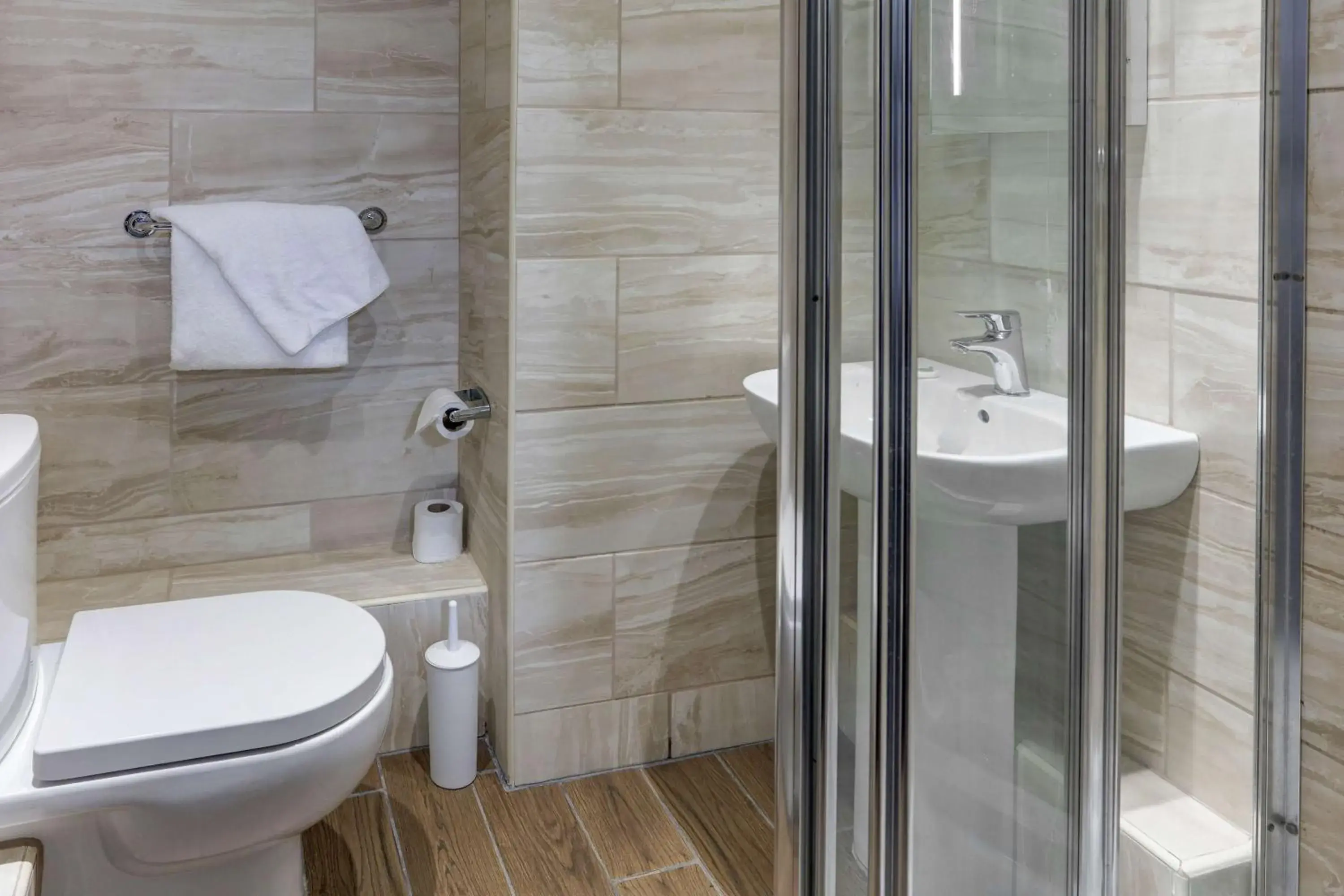 Standard Twin Room in Best Western Claydon Hotel Standard Twin Room in Best Western Claydon Hotel