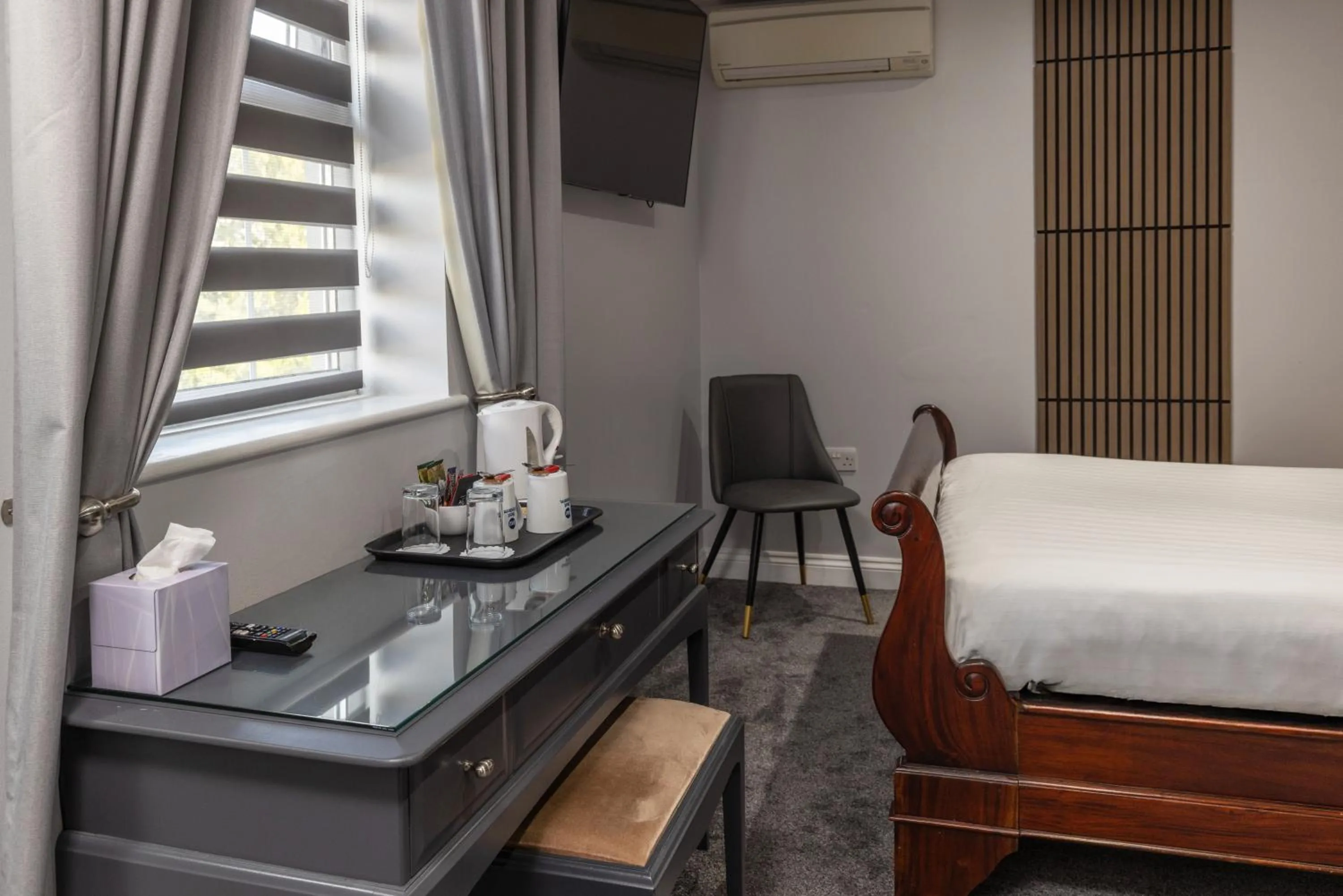 Bed in Best Western Claydon Hotel