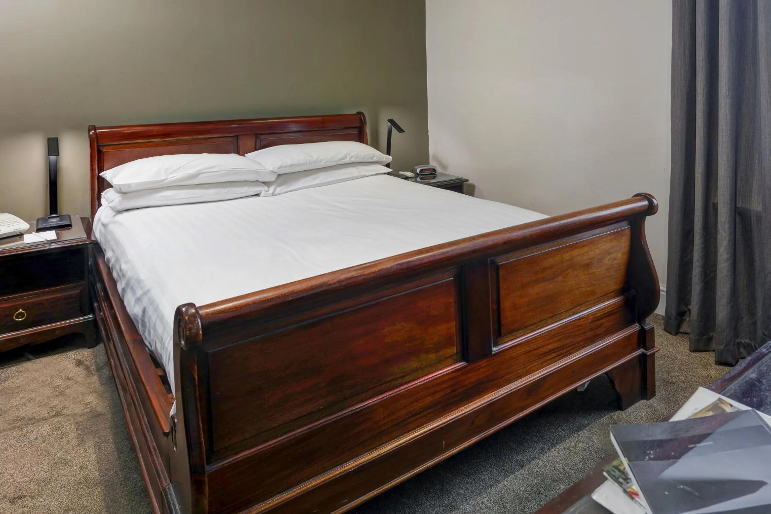 Bedroom, Bed in Best Western Claydon Hotel