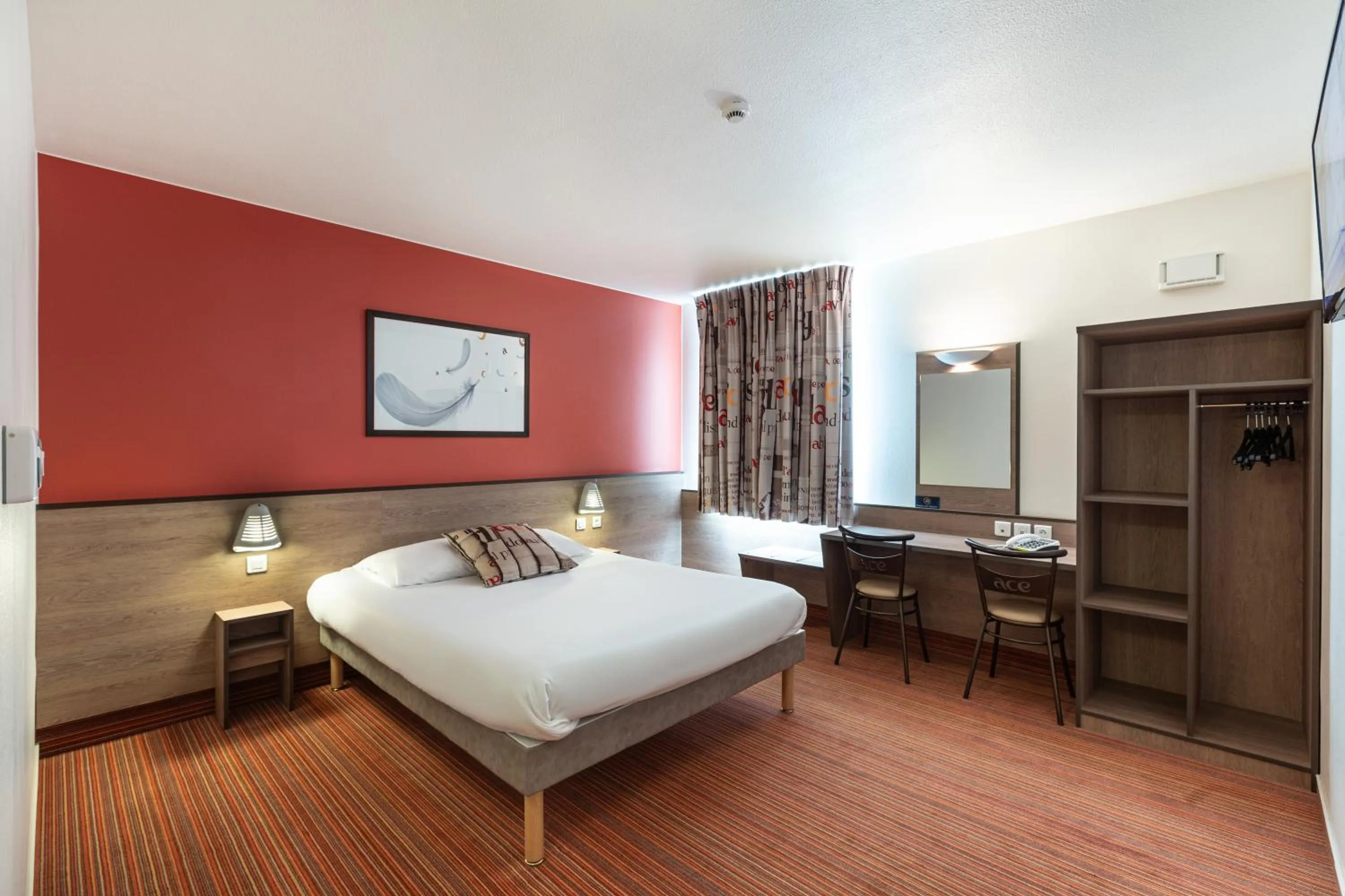 Photo of the whole room, Bed in Ace Hôtel Chartres