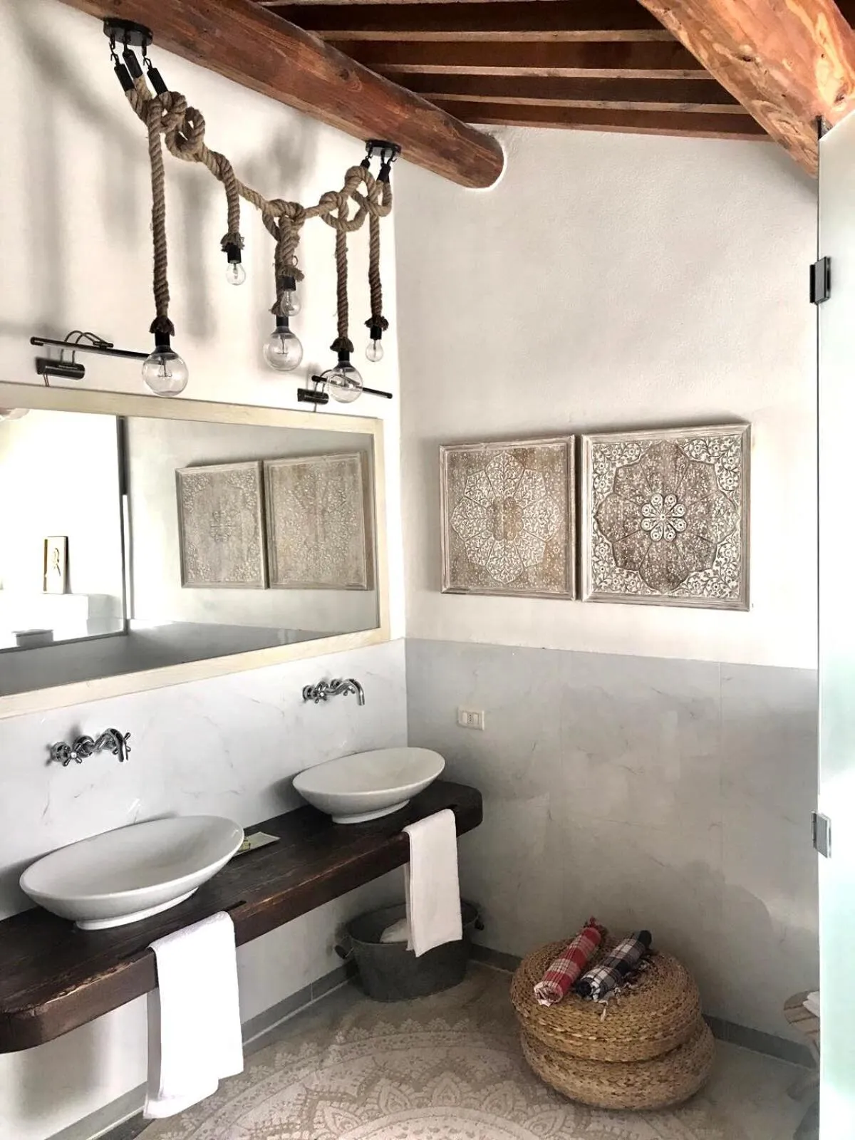 Bathroom in Dojo Bianco