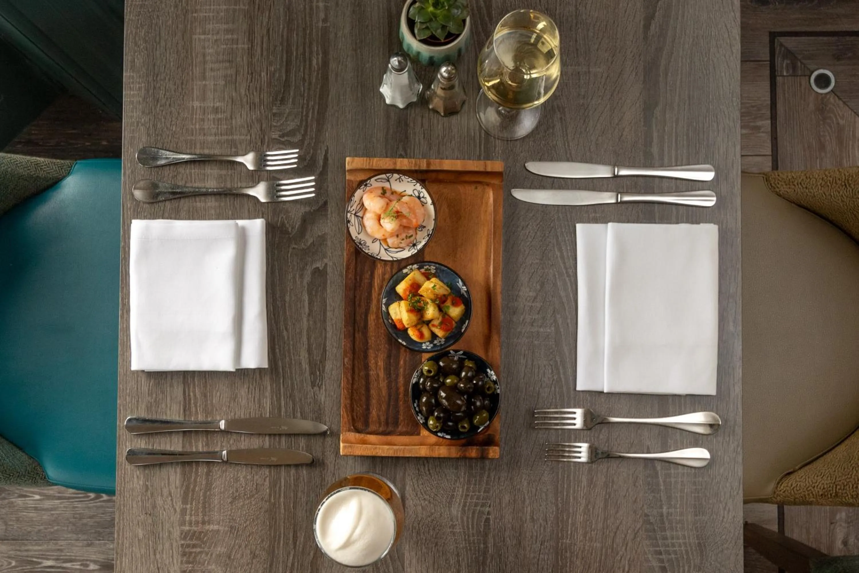 Food and drinks in The Lansdowne, Eastbourne