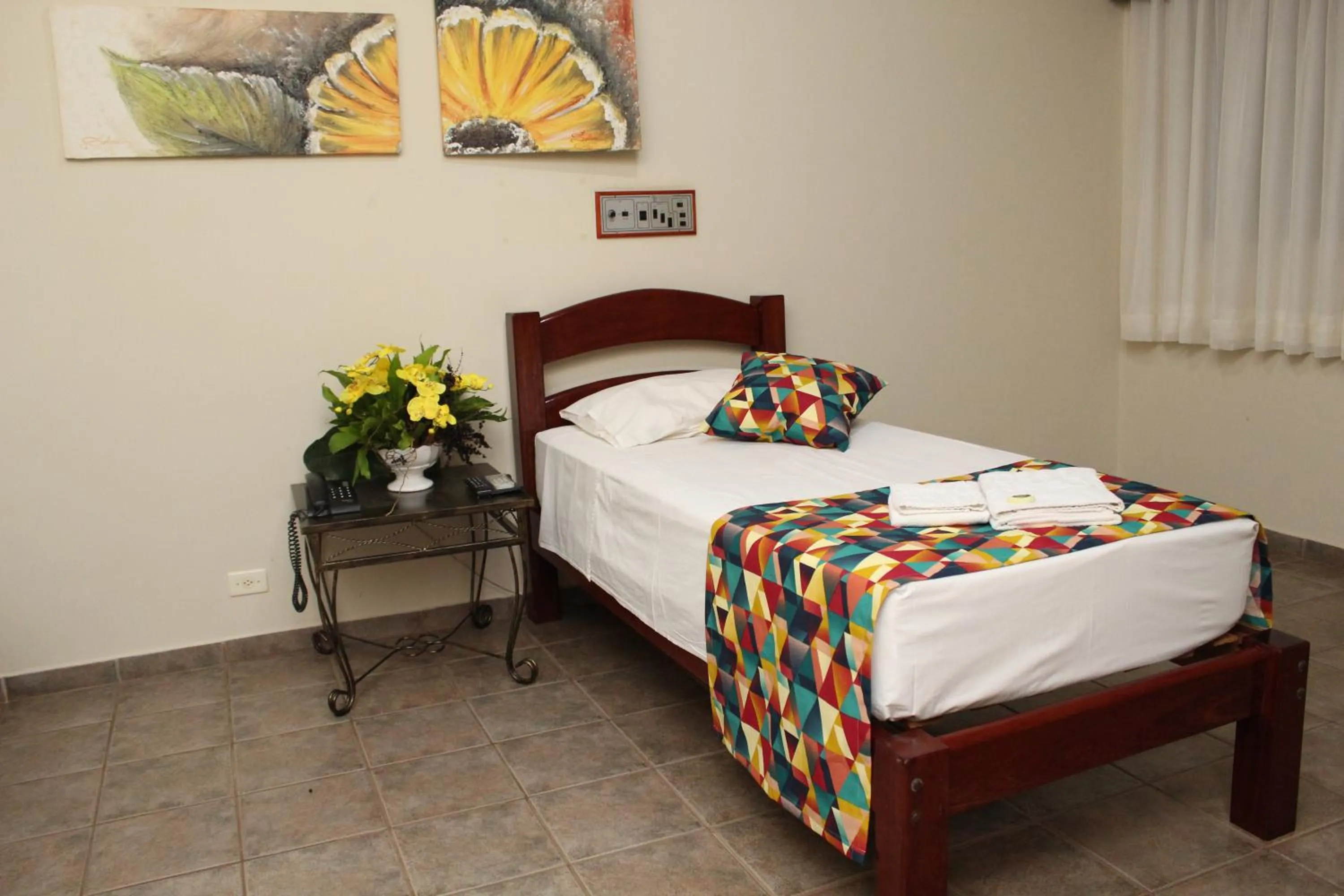 Bed in Grandes Lagos Park Hotel